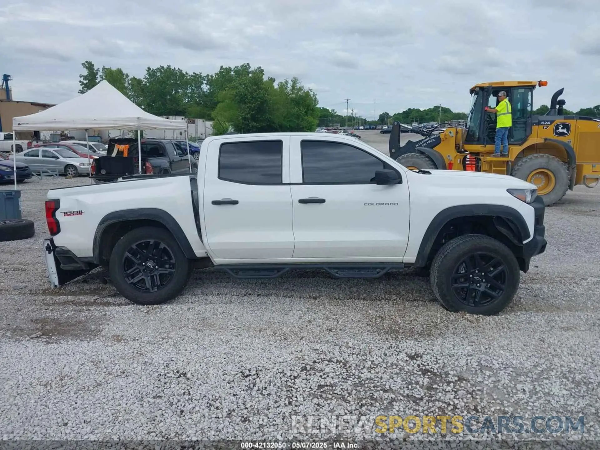 13 Photograph of a damaged car 1GCPTEEK3P1202011 CHEVROLET COLORADO 2023