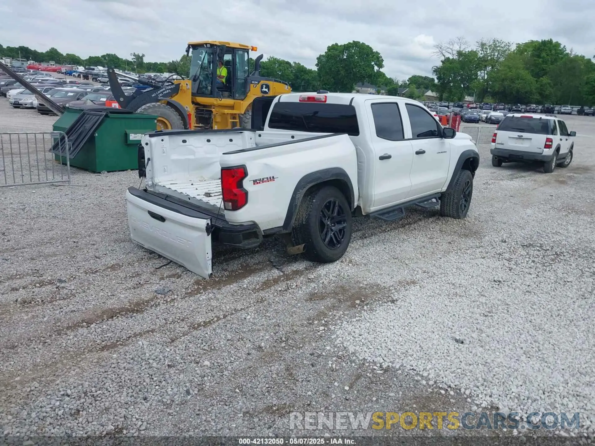 4 Photograph of a damaged car 1GCPTEEK3P1202011 CHEVROLET COLORADO 2023