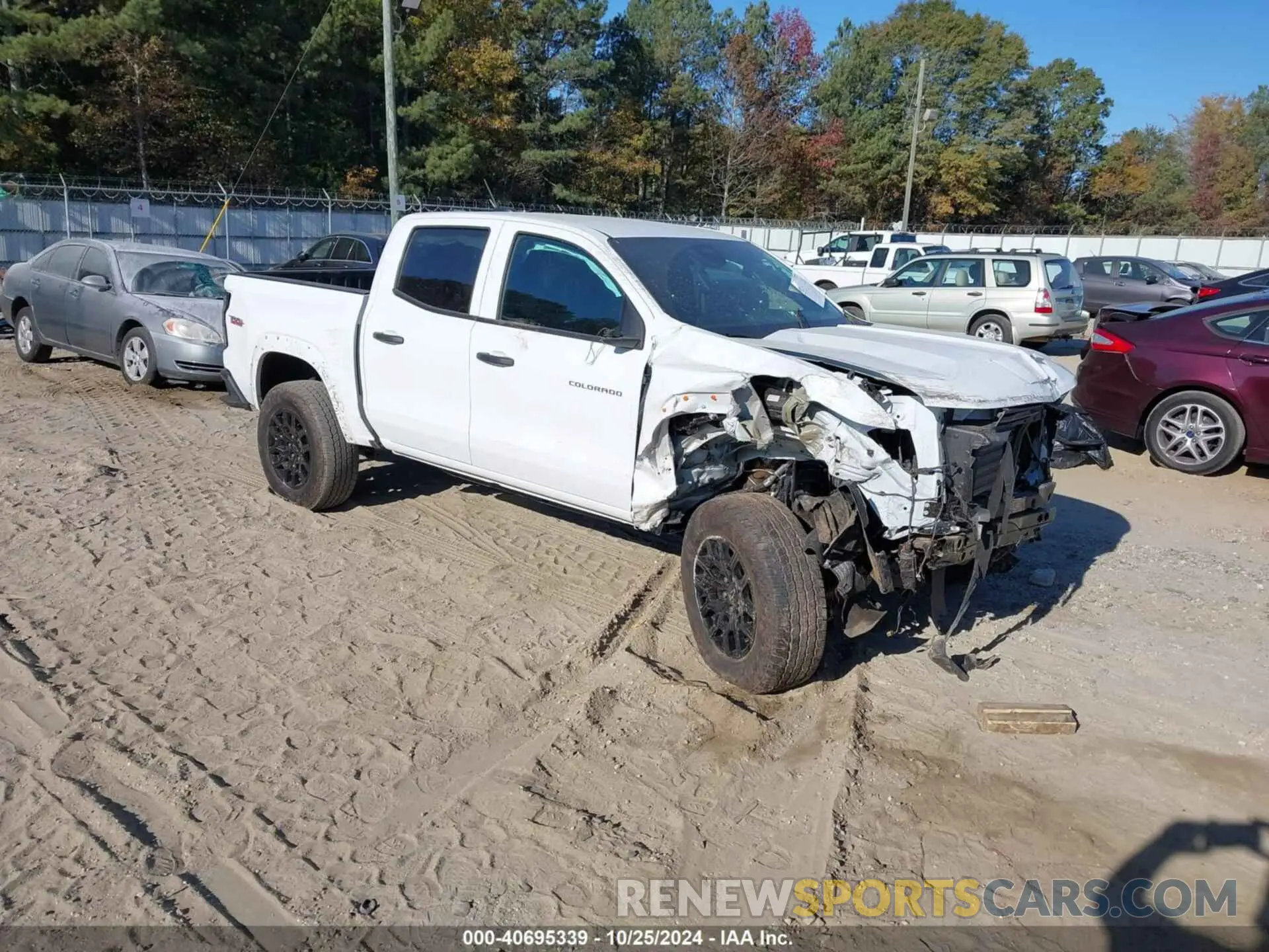 1 Photograph of a damaged car 1GCPTEEK9P1245719 CHEVROLET COLORADO 2023