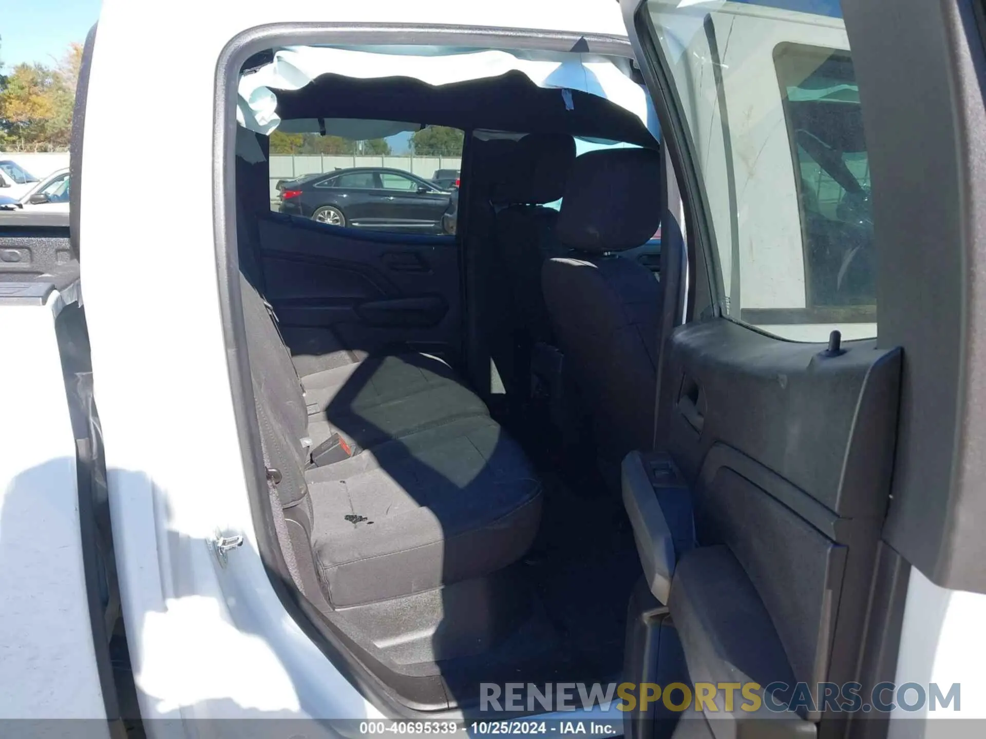 8 Photograph of a damaged car 1GCPTEEK9P1245719 CHEVROLET COLORADO 2023