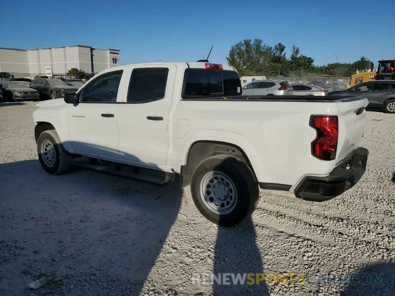 2 Photograph of a damaged car 1GCGSBEC1R1250216 CHEVROLET COLORADO 2024