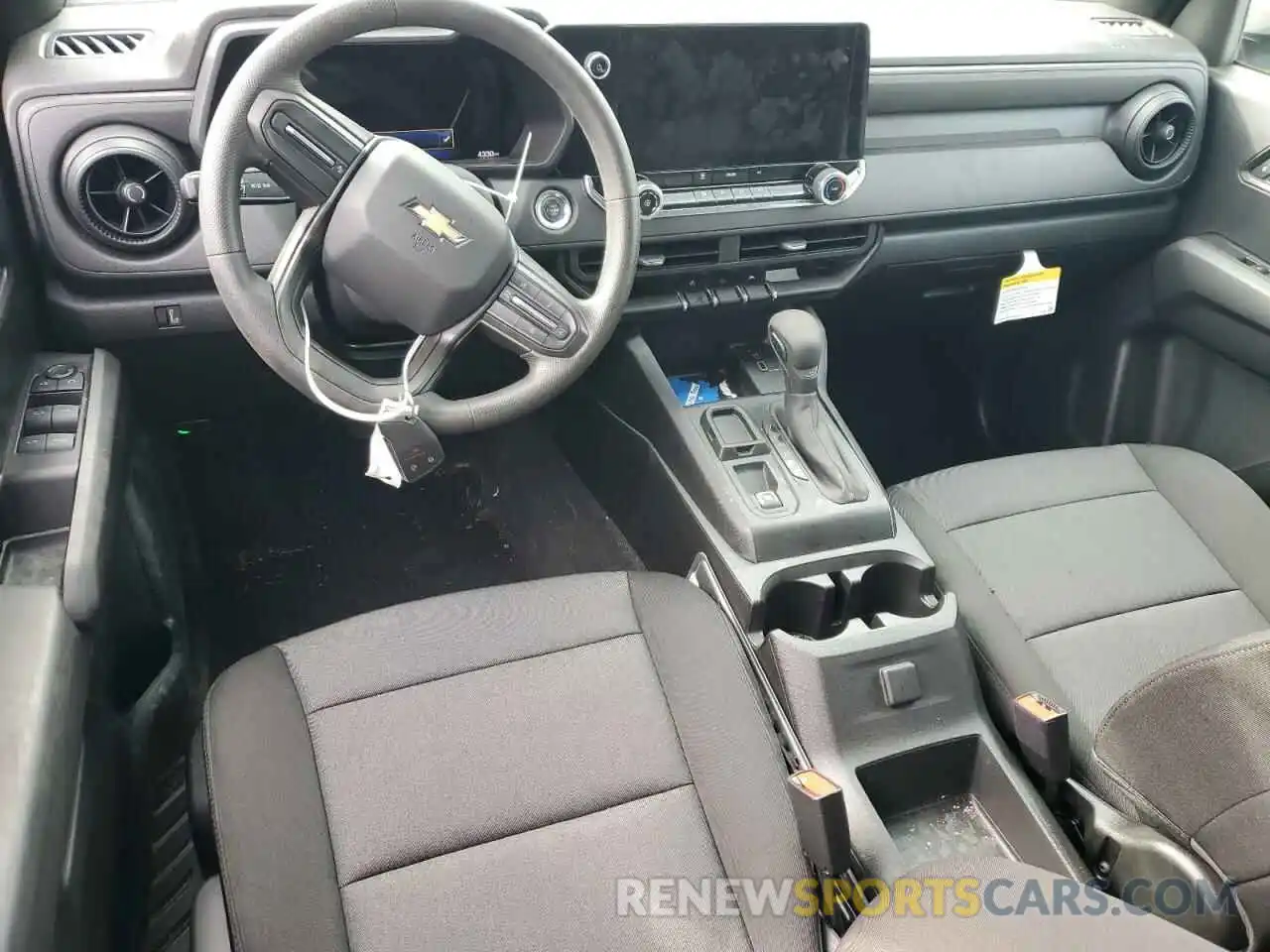 8 Photograph of a damaged car 1GCGSBEC5R1243608 CHEVROLET COLORADO 2024