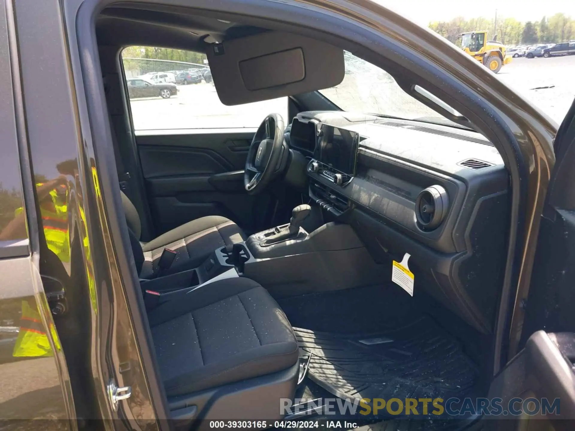 5 Photograph of a damaged car 1GCGSBEC8R1134107 CHEVROLET COLORADO 2024