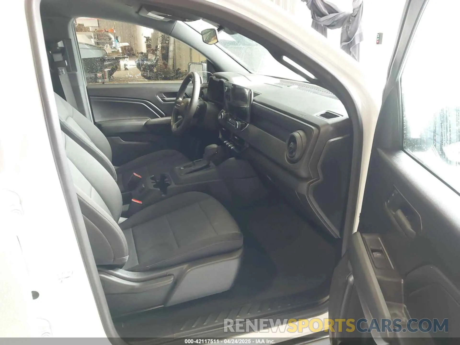 5 Photograph of a damaged car 1GCGSBEC8R1213406 CHEVROLET COLORADO 2024