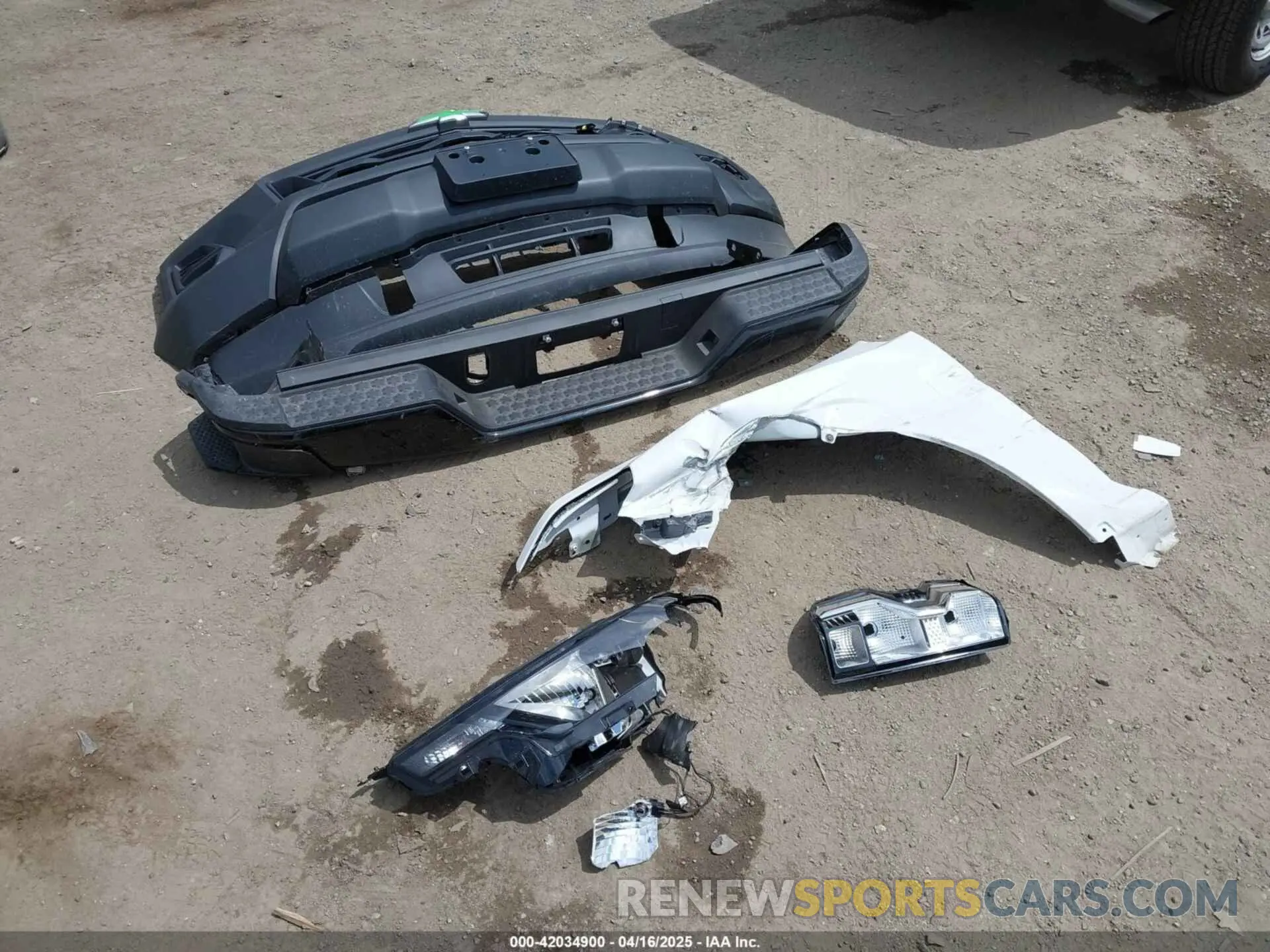 12 Photograph of a damaged car 1GCGSBEC9R1264543 CHEVROLET COLORADO 2024