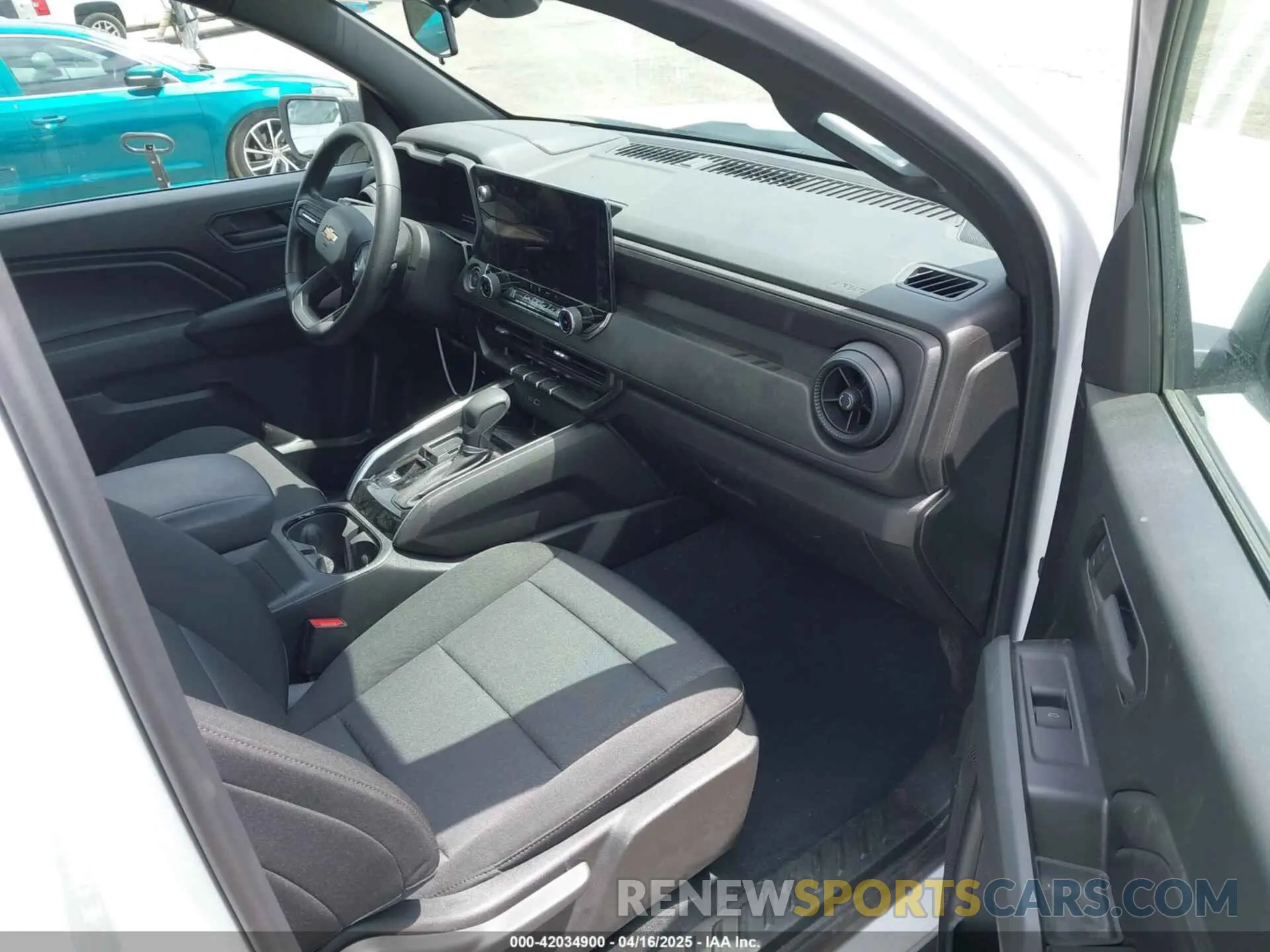 5 Photograph of a damaged car 1GCGSBEC9R1264543 CHEVROLET COLORADO 2024