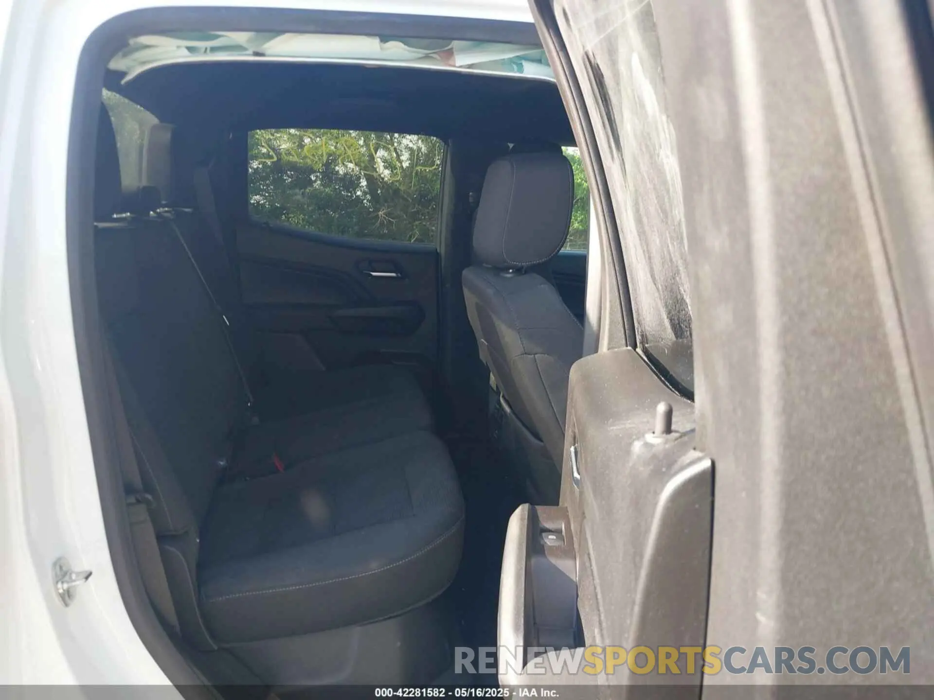 8 Photograph of a damaged car 1GCPSCEK6R1198160 CHEVROLET COLORADO 2024