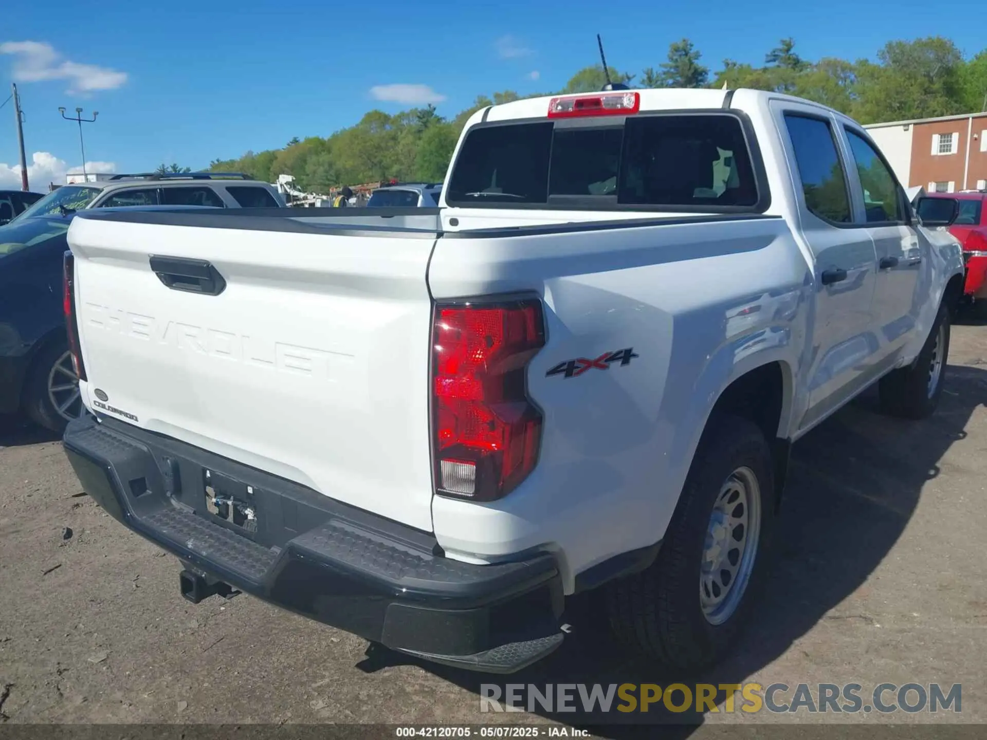 4 Photograph of a damaged car 1GCPTBEK0R1306831 CHEVROLET COLORADO 2024