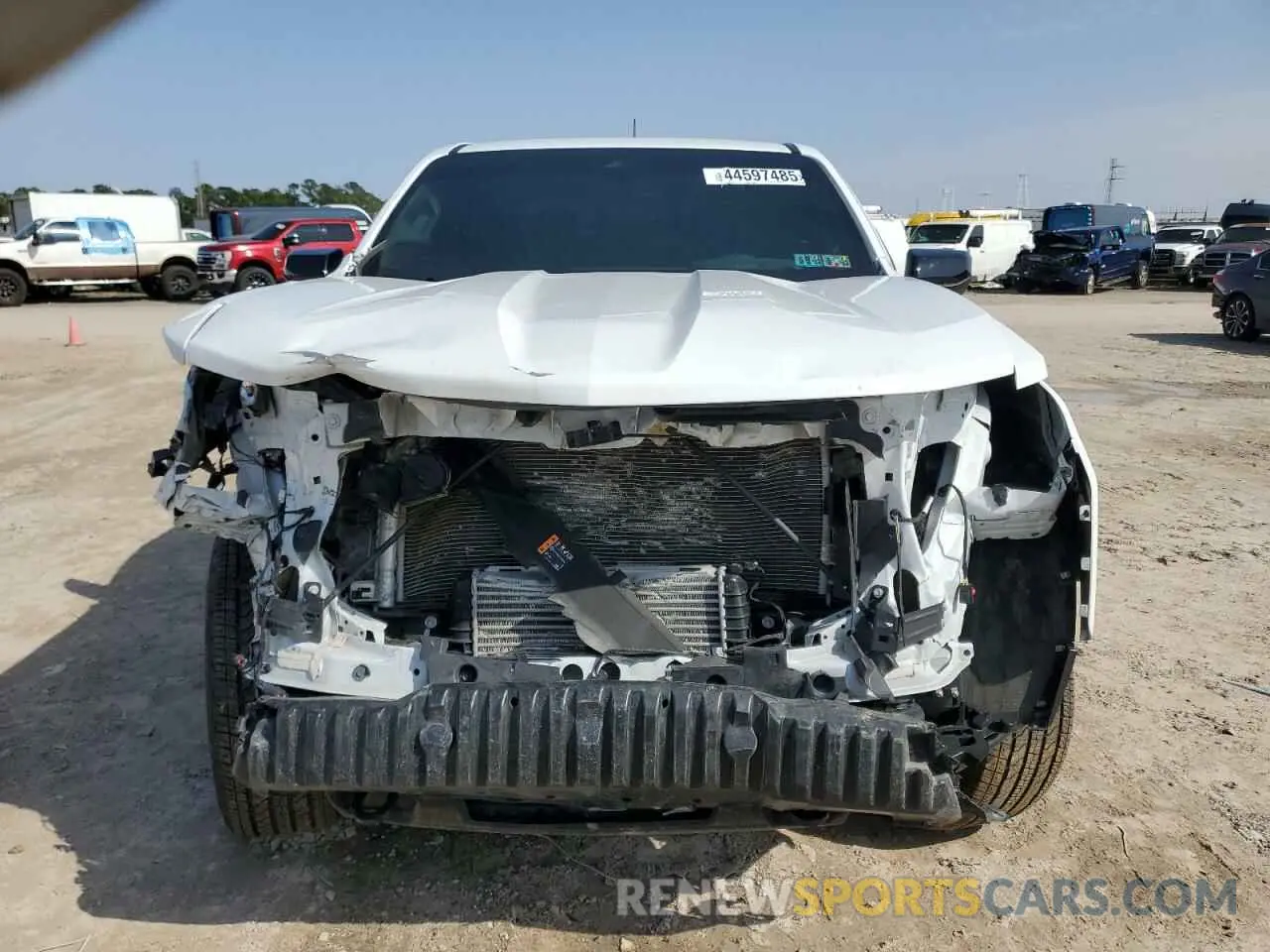 5 Photograph of a damaged car 1GCPTBEK8R1112919 CHEVROLET COLORADO 2024
