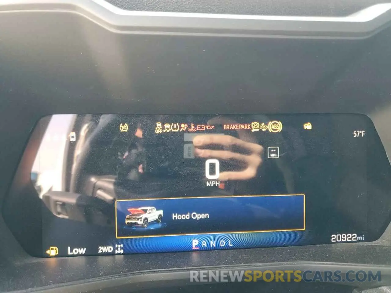 9 Photograph of a damaged car 1GCPTBEK8R1112919 CHEVROLET COLORADO 2024