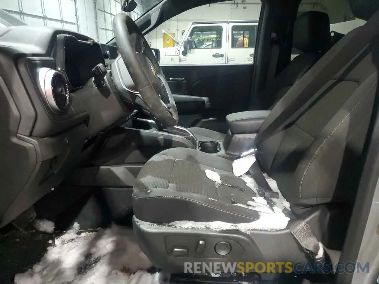 7 Photograph of a damaged car 1GCPTCEK4R1255758 CHEVROLET COLORADO 2024