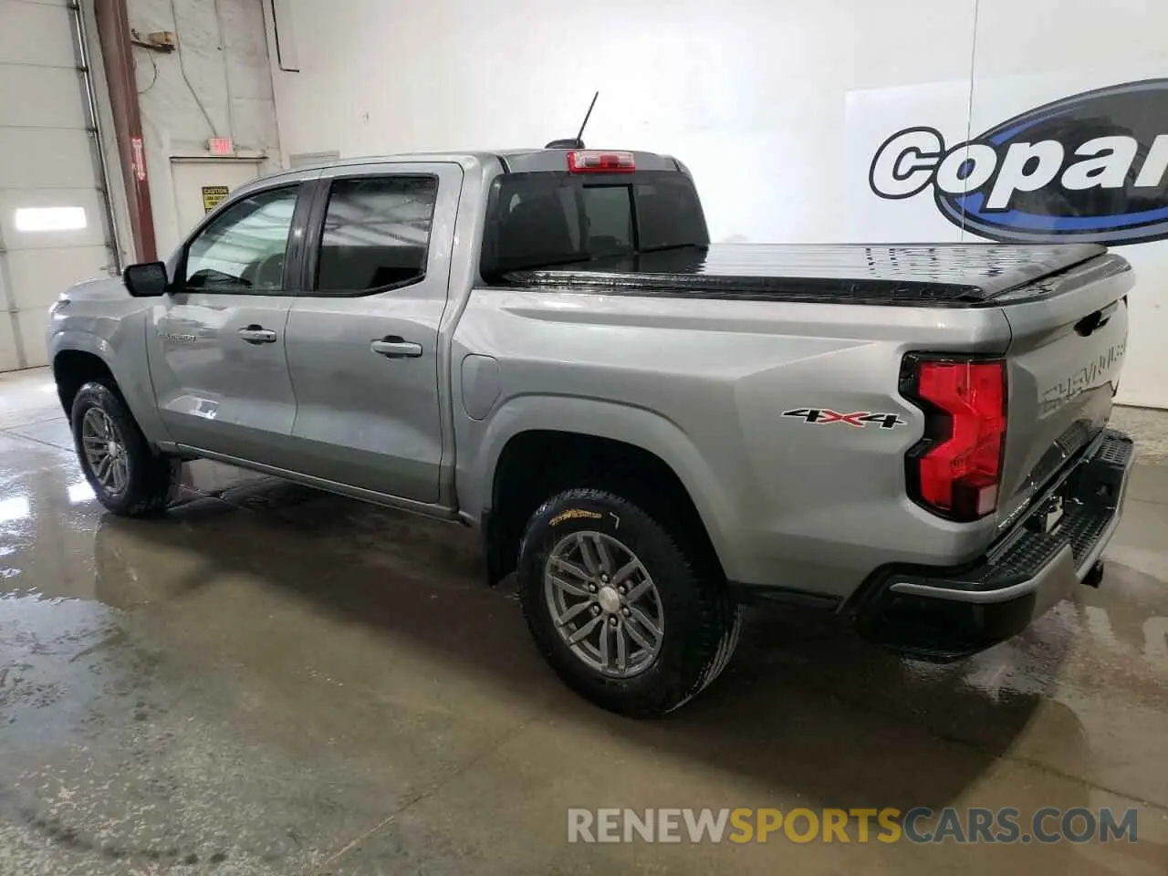 2 Photograph of a damaged car 1GCPTCEK6R1123519 CHEVROLET COLORADO 2024