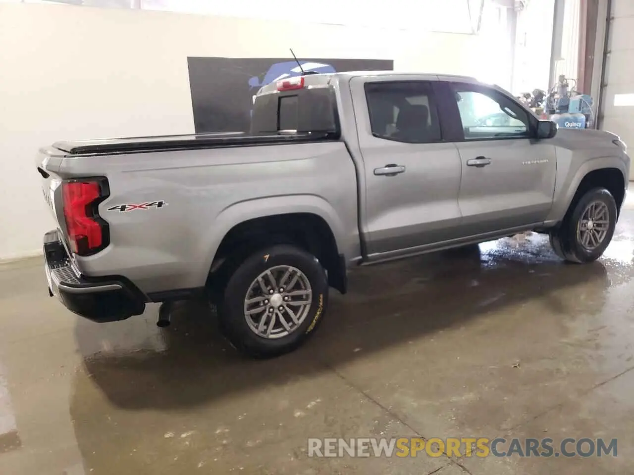 3 Photograph of a damaged car 1GCPTCEK6R1123519 CHEVROLET COLORADO 2024