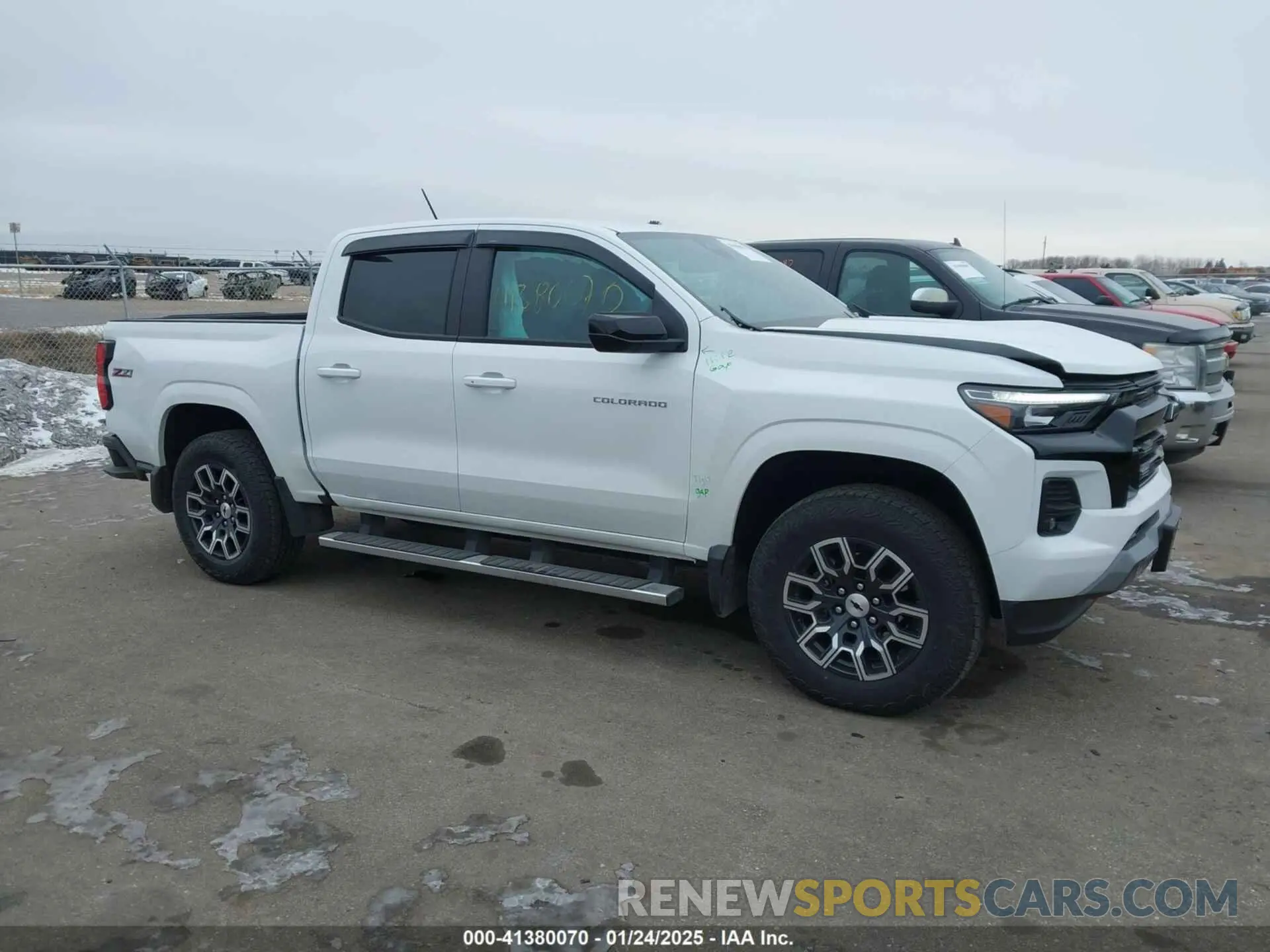 13 Photograph of a damaged car 1GCPTDEK1R1113664 CHEVROLET COLORADO 2024