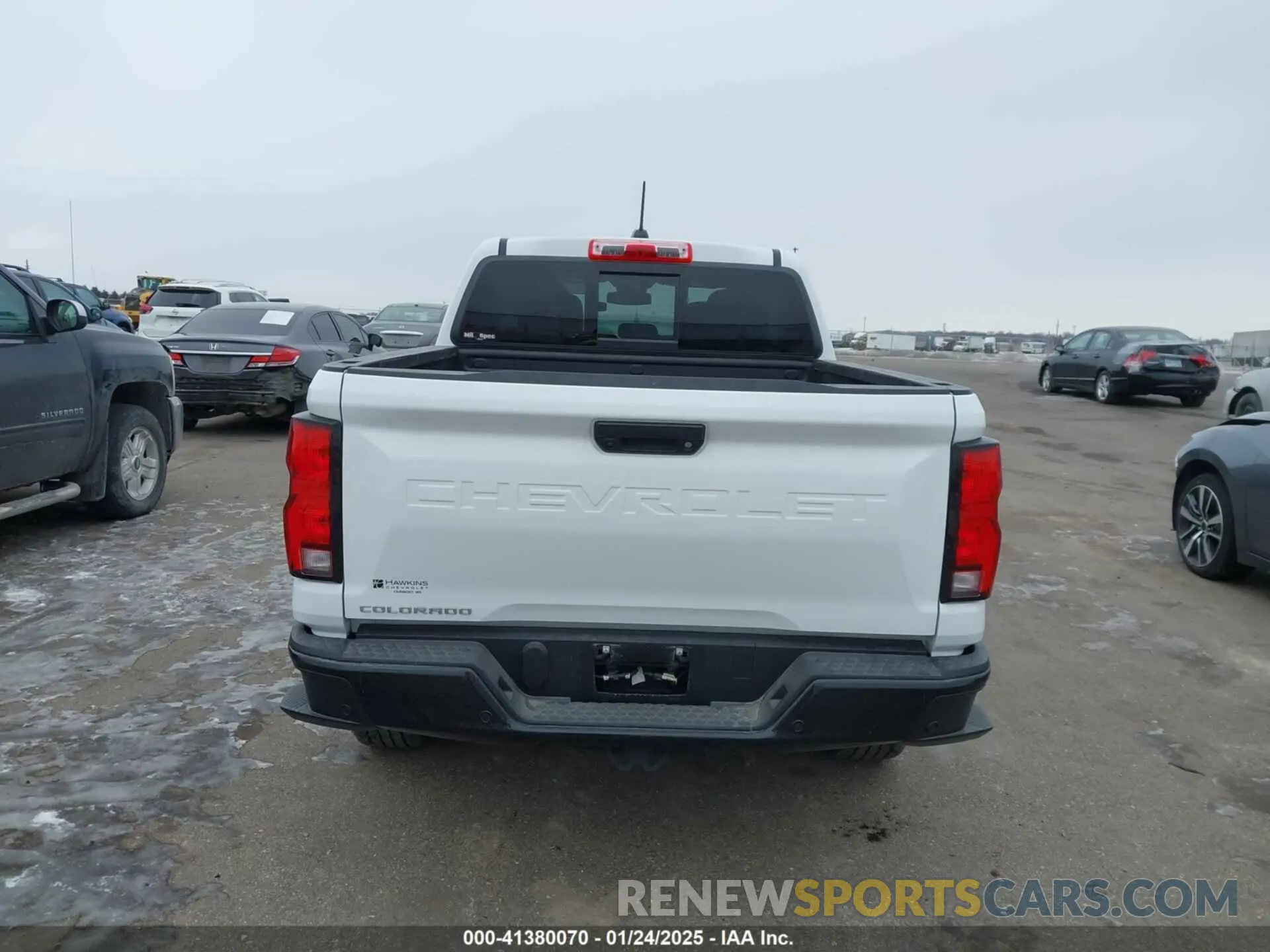16 Photograph of a damaged car 1GCPTDEK1R1113664 CHEVROLET COLORADO 2024
