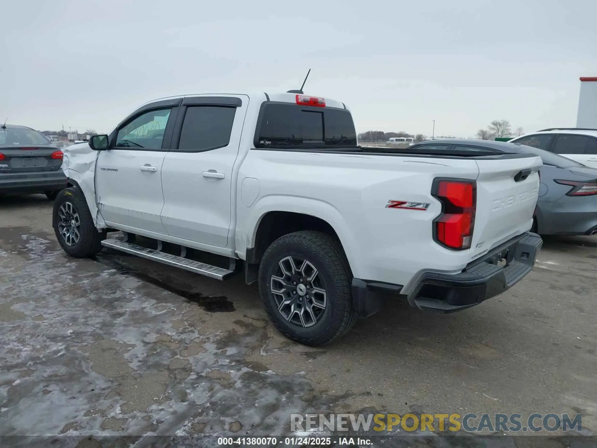 3 Photograph of a damaged car 1GCPTDEK1R1113664 CHEVROLET COLORADO 2024