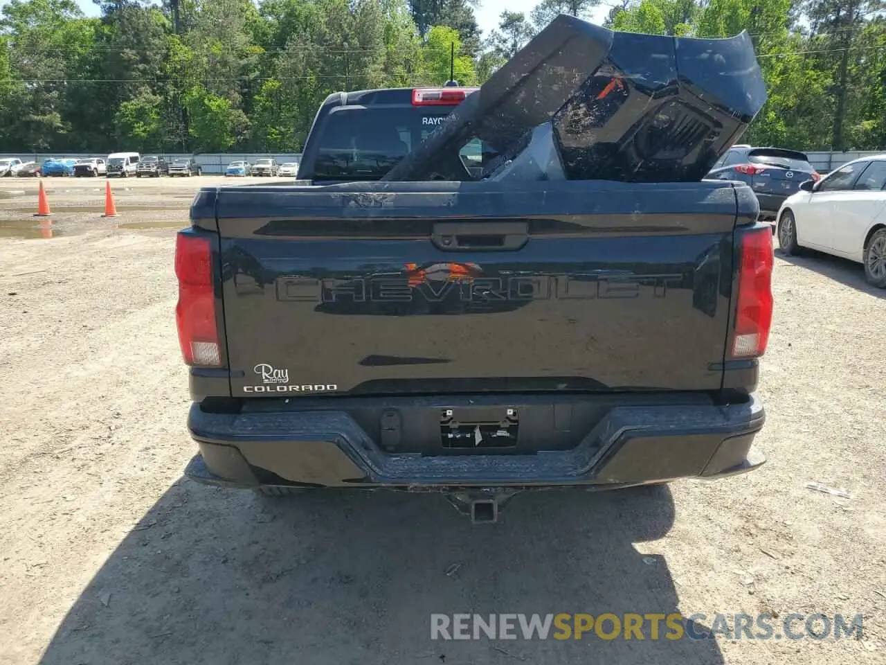 6 Photograph of a damaged car 1GCPTDEK1R1244321 CHEVROLET COLORADO 2024