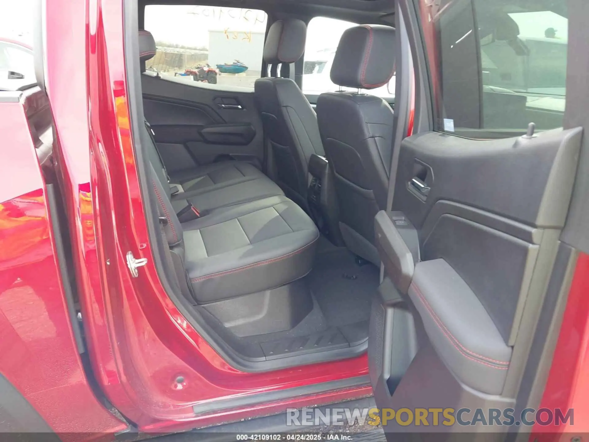 8 Photograph of a damaged car 1GCPTDEK2R1147175 CHEVROLET COLORADO 2024