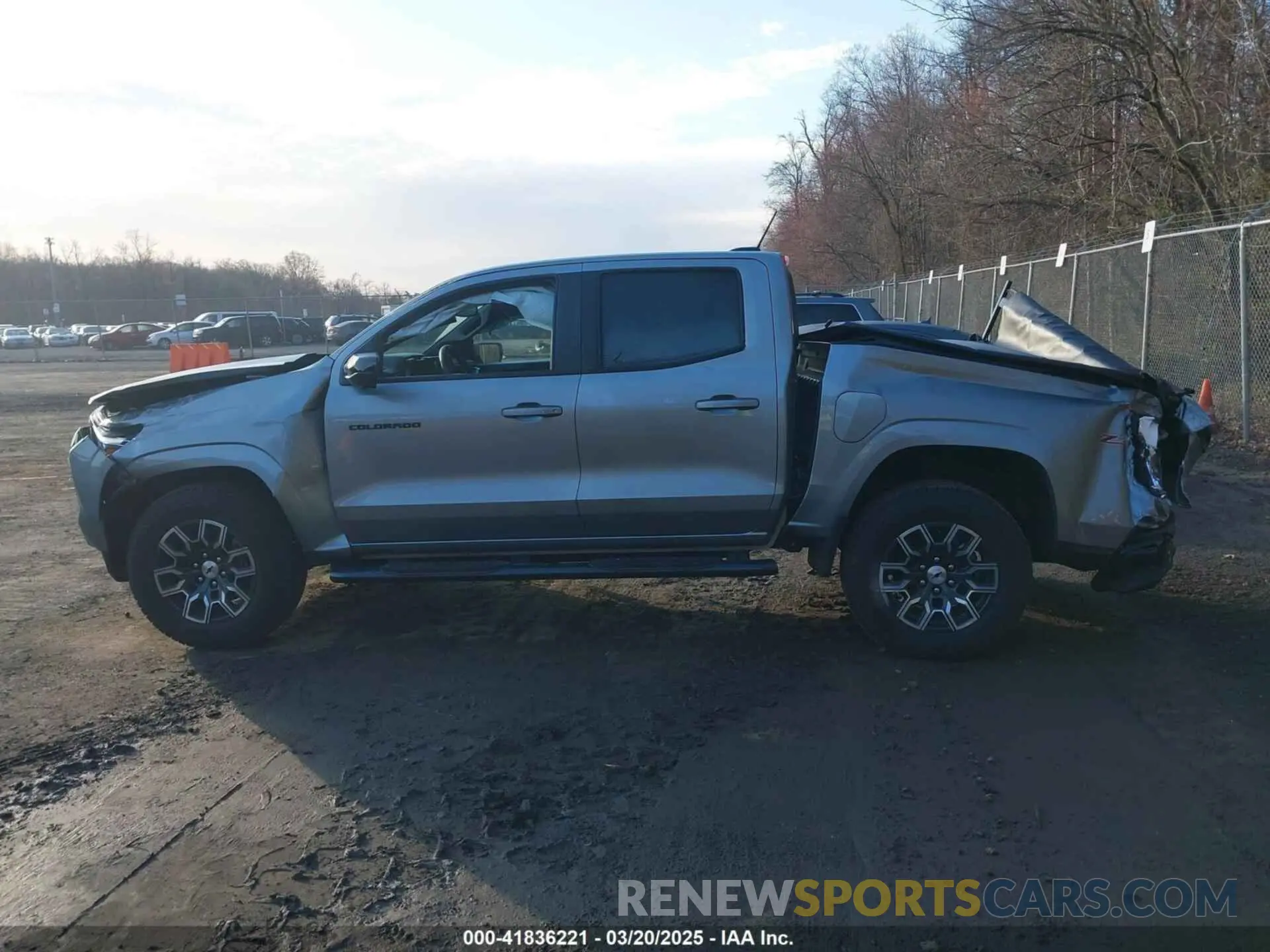 15 Photograph of a damaged car 1GCPTDEK3R1122785 CHEVROLET COLORADO 2024