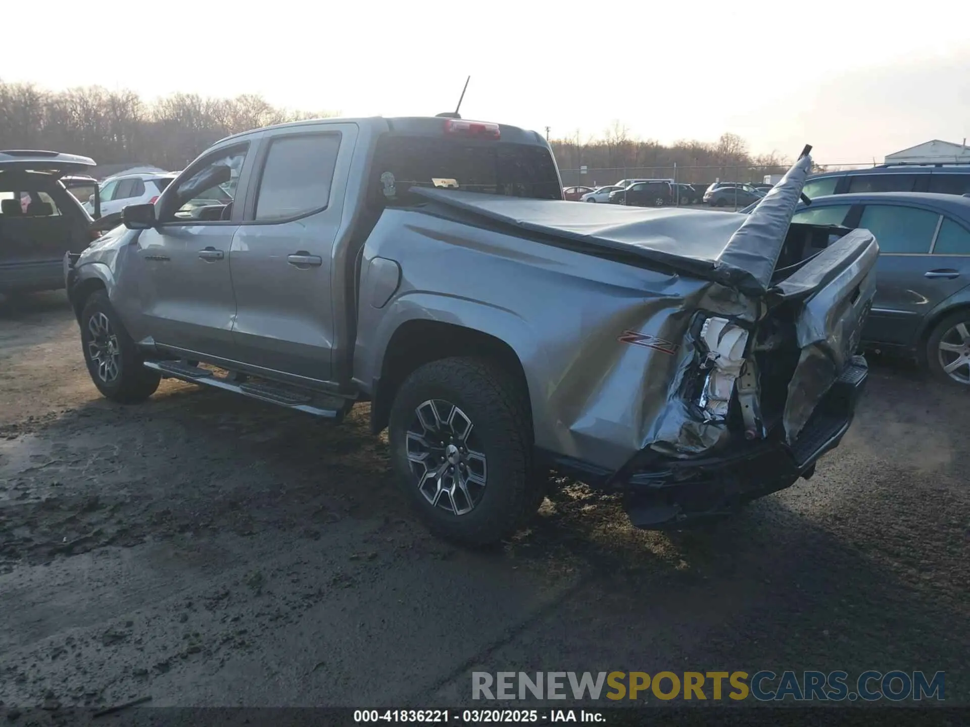 3 Photograph of a damaged car 1GCPTDEK3R1122785 CHEVROLET COLORADO 2024