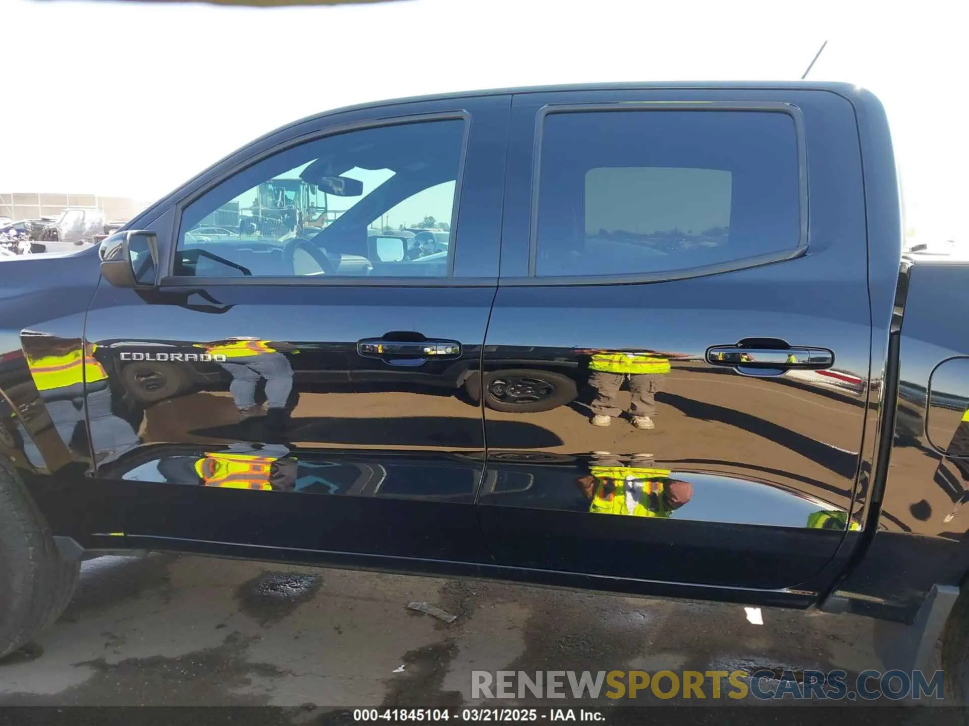14 Photograph of a damaged car 1GCPTDEK4R1153009 CHEVROLET COLORADO 2024