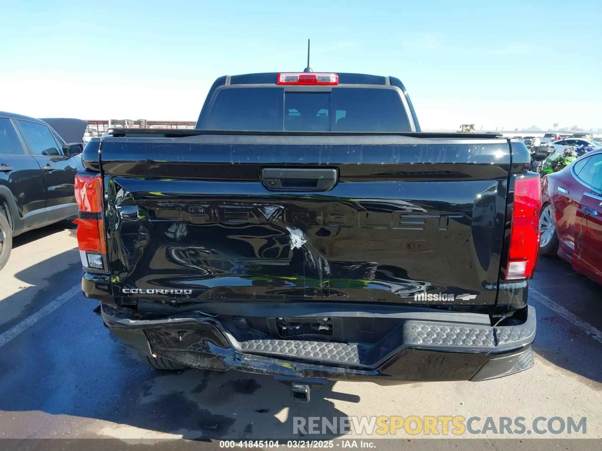 16 Photograph of a damaged car 1GCPTDEK4R1153009 CHEVROLET COLORADO 2024