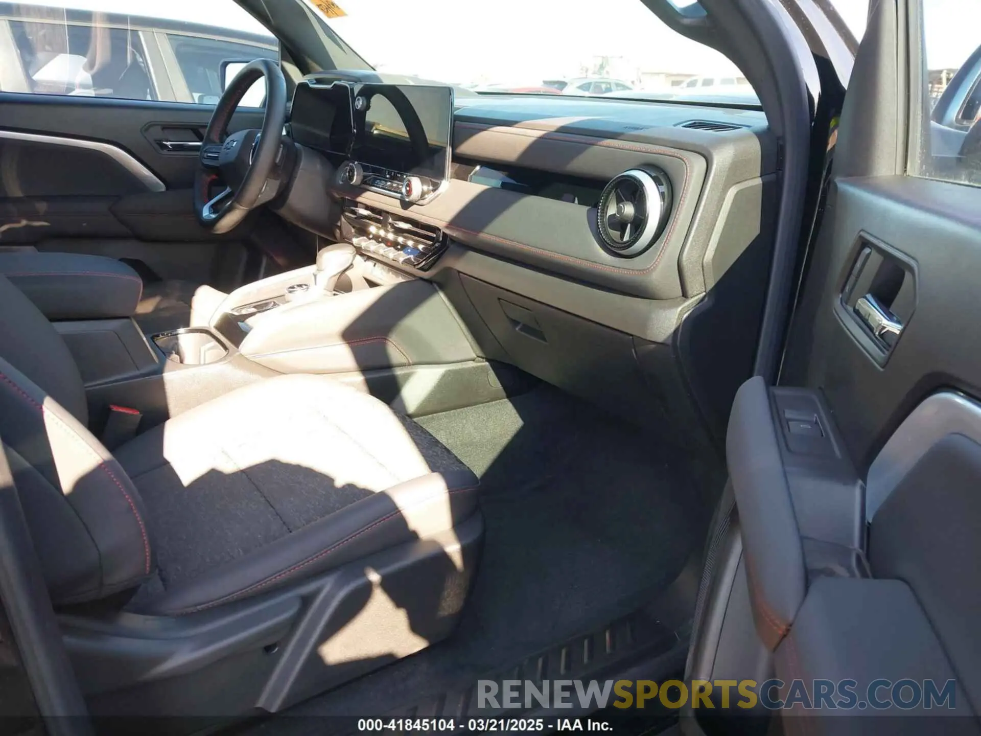 5 Photograph of a damaged car 1GCPTDEK4R1153009 CHEVROLET COLORADO 2024