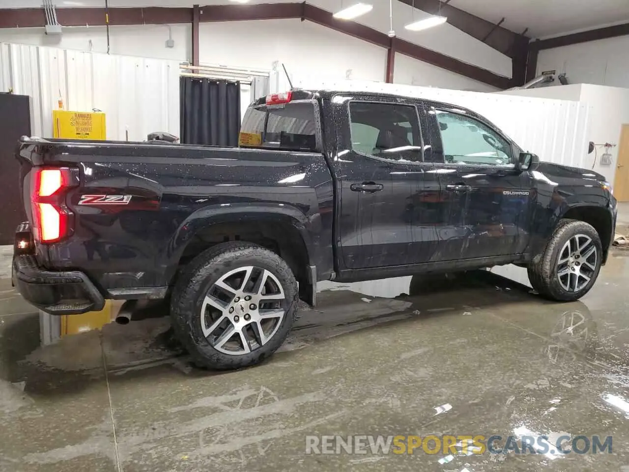 3 Photograph of a damaged car 1GCPTDEK5R1201021 CHEVROLET COLORADO 2024