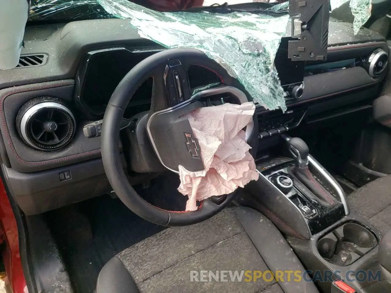 8 Photograph of a damaged car 1GCPTDEK6R1170331 CHEVROLET COLORADO 2024