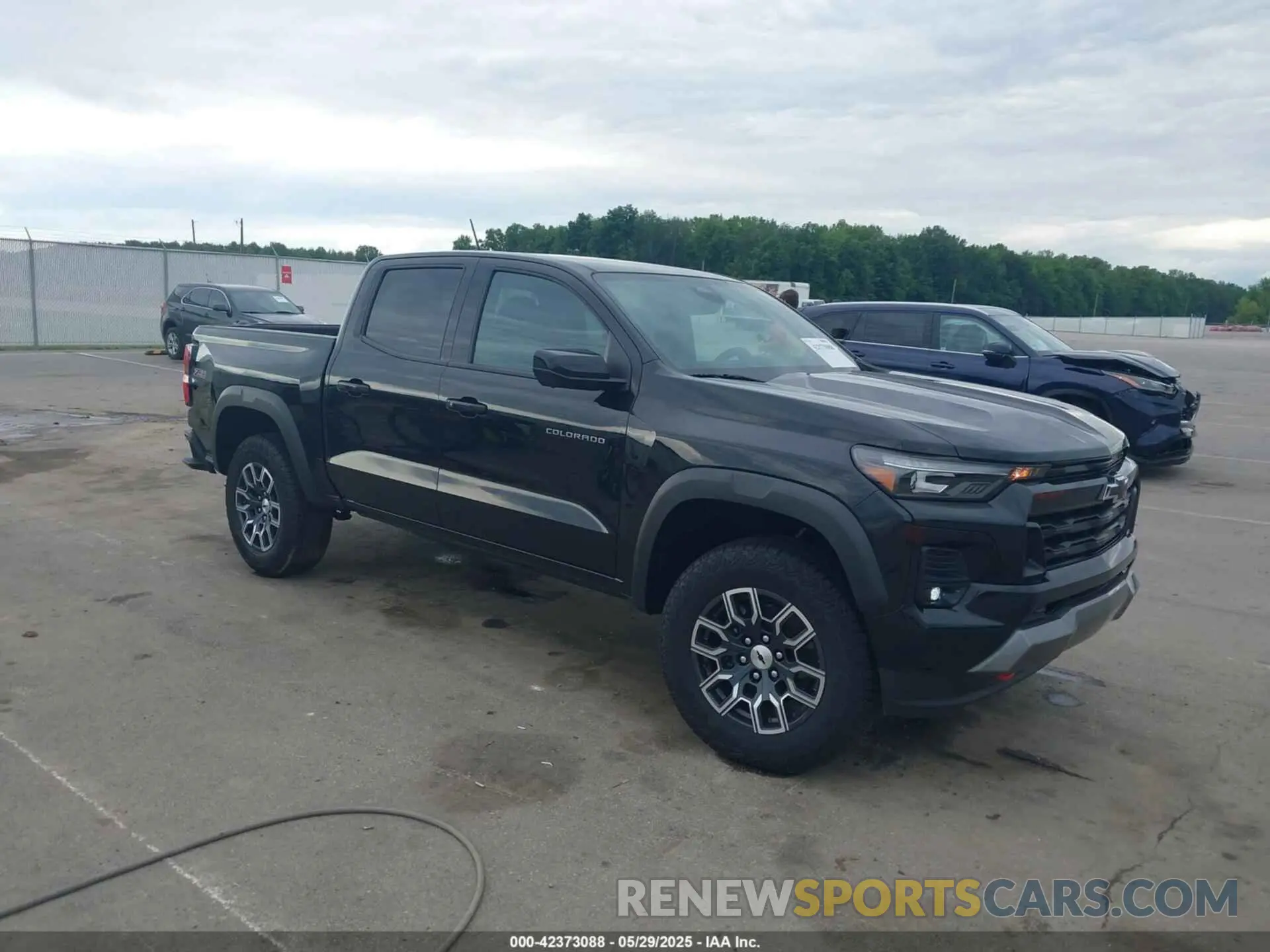 1 Photograph of a damaged car 1GCPTDEK8R1154471 CHEVROLET COLORADO 2024