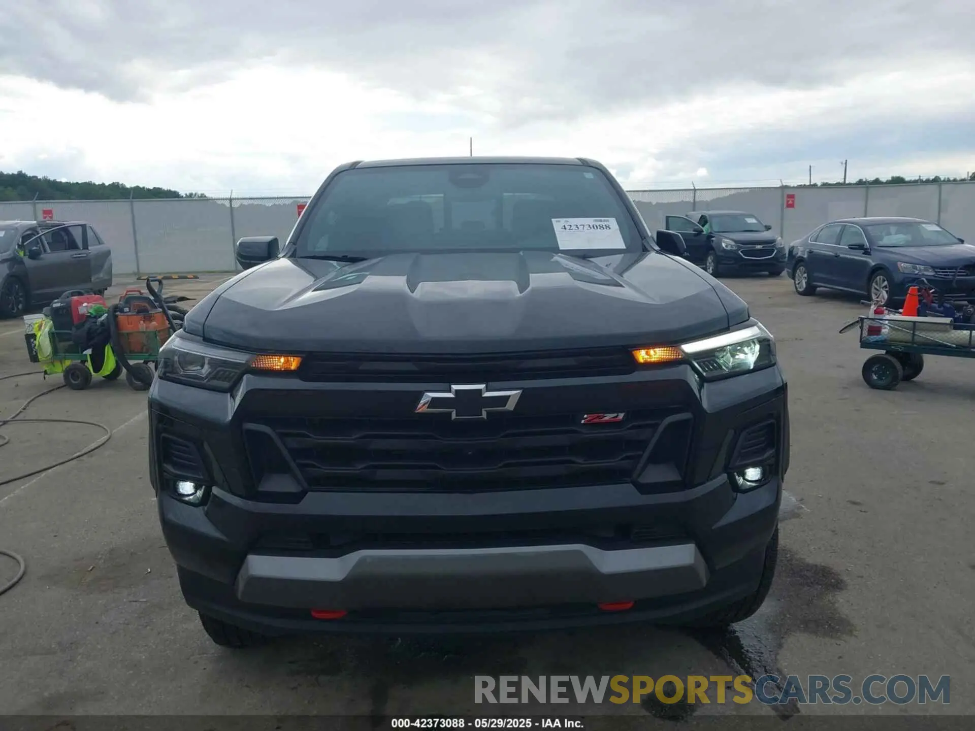 6 Photograph of a damaged car 1GCPTDEK8R1154471 CHEVROLET COLORADO 2024