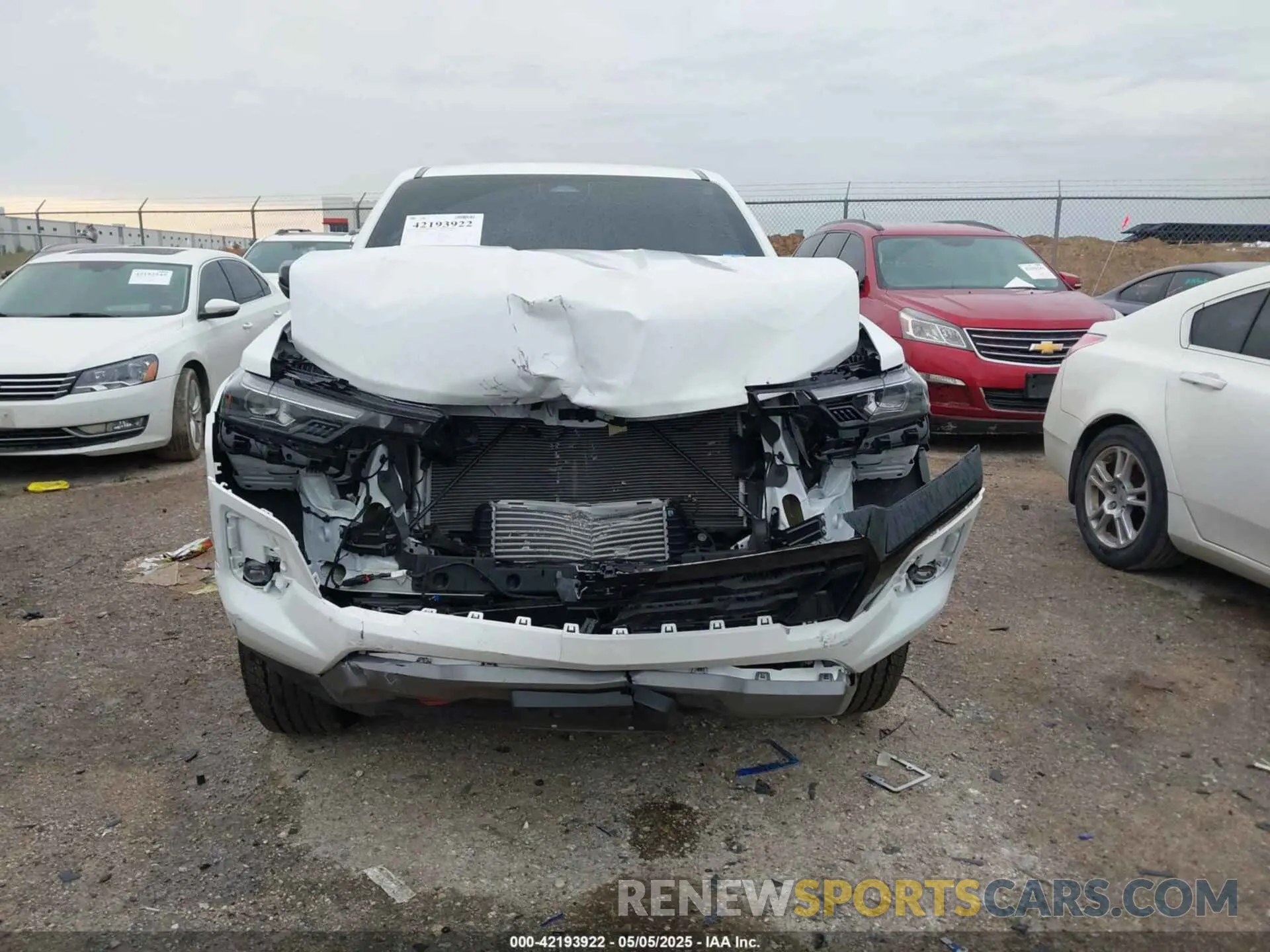 12 Photograph of a damaged car 1GCPTDEK8R1231274 CHEVROLET COLORADO 2024