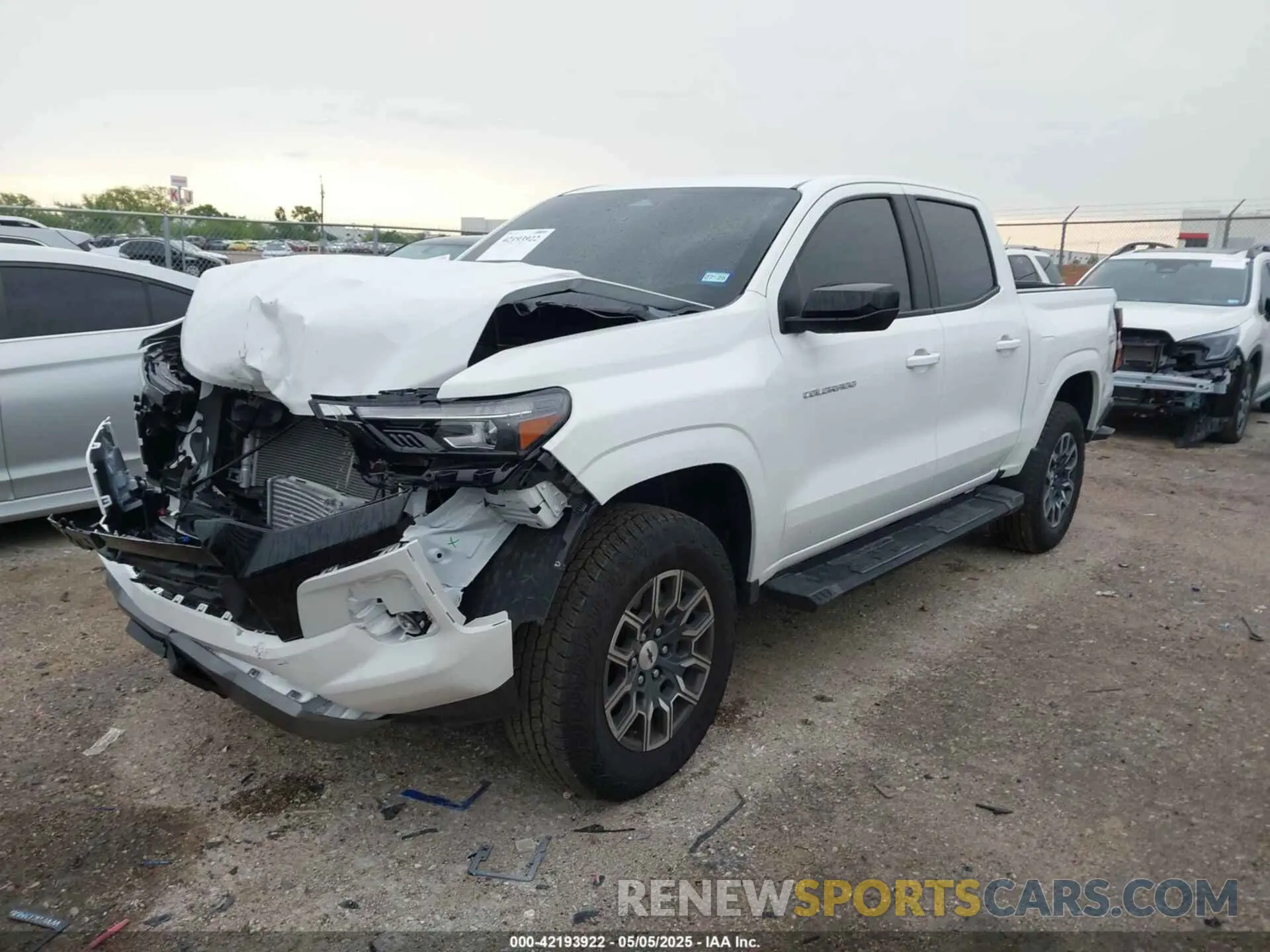 2 Photograph of a damaged car 1GCPTDEK8R1231274 CHEVROLET COLORADO 2024