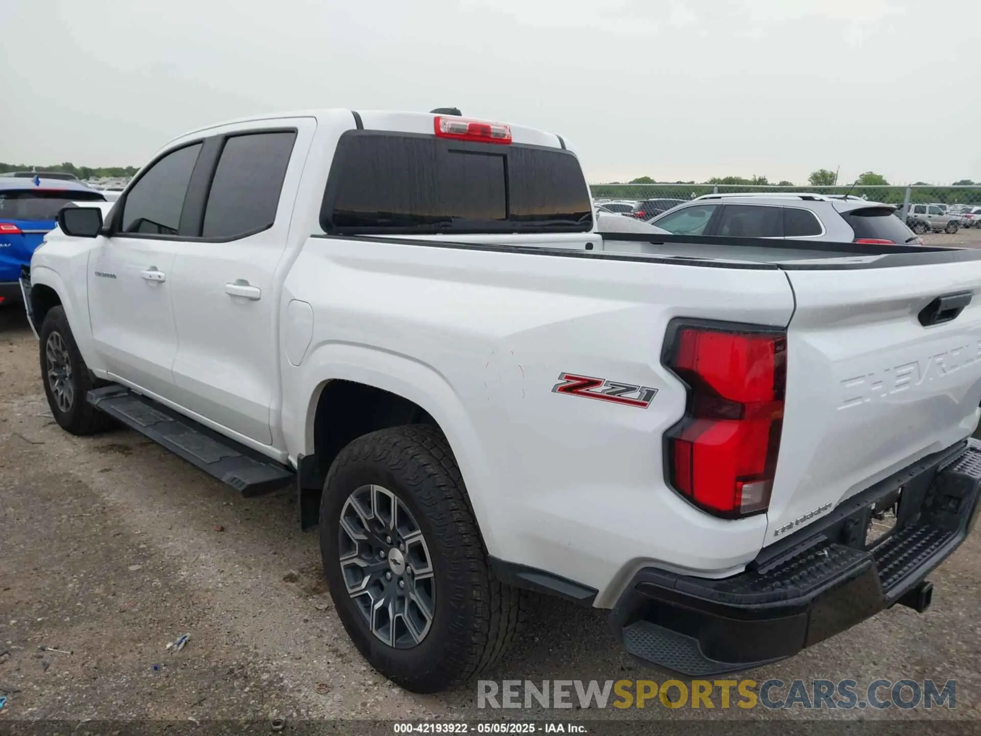 3 Photograph of a damaged car 1GCPTDEK8R1231274 CHEVROLET COLORADO 2024