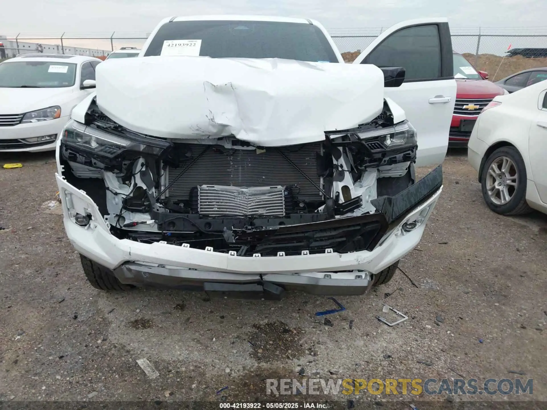 6 Photograph of a damaged car 1GCPTDEK8R1231274 CHEVROLET COLORADO 2024