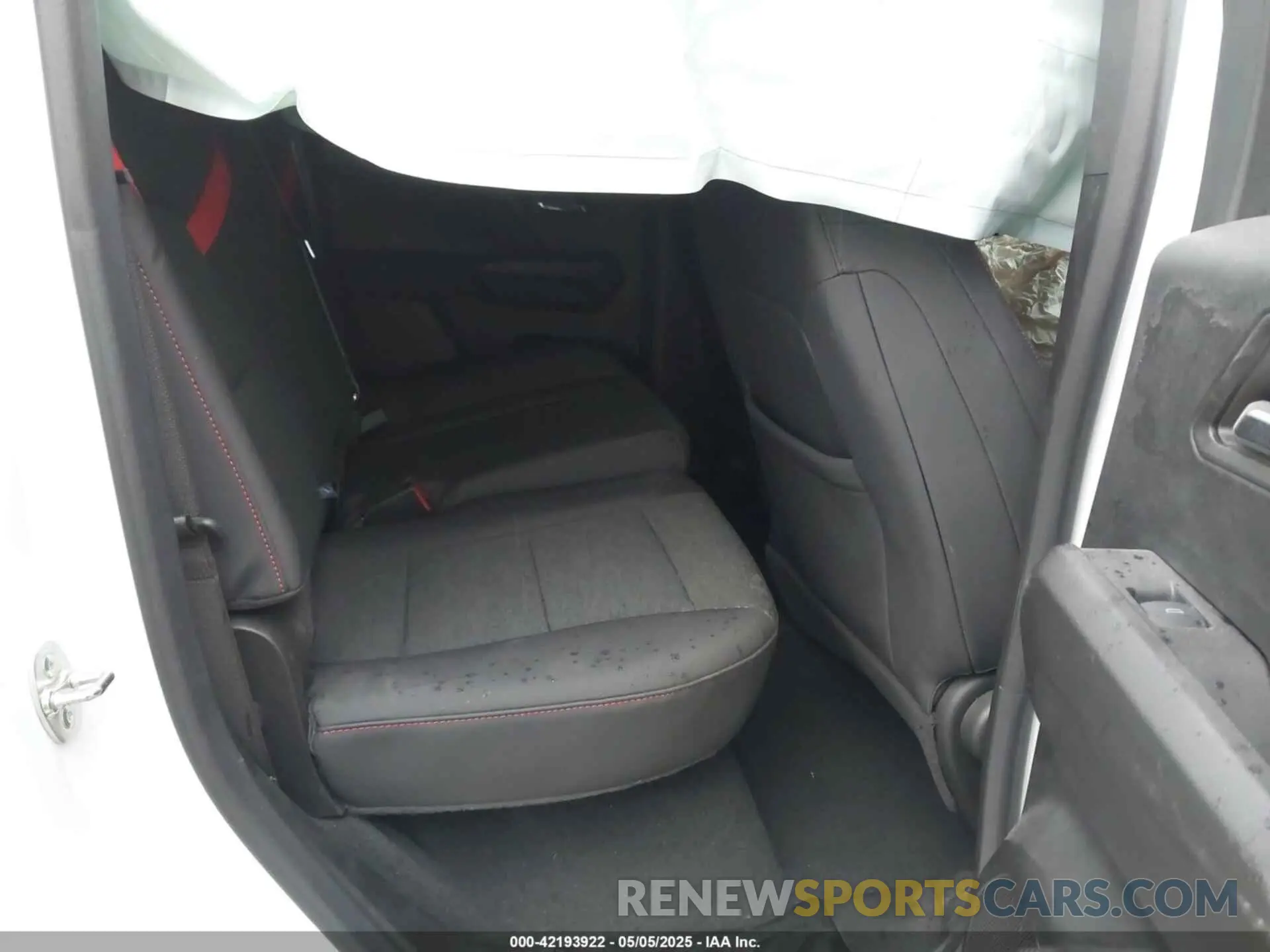 8 Photograph of a damaged car 1GCPTDEK8R1231274 CHEVROLET COLORADO 2024