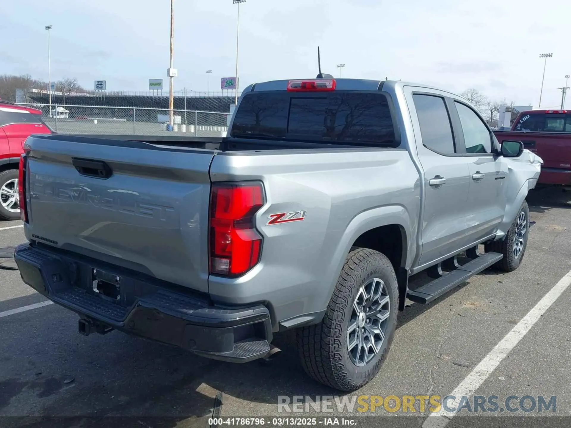 4 Photograph of a damaged car 1GCPTDEKXR1263210 CHEVROLET COLORADO 2024