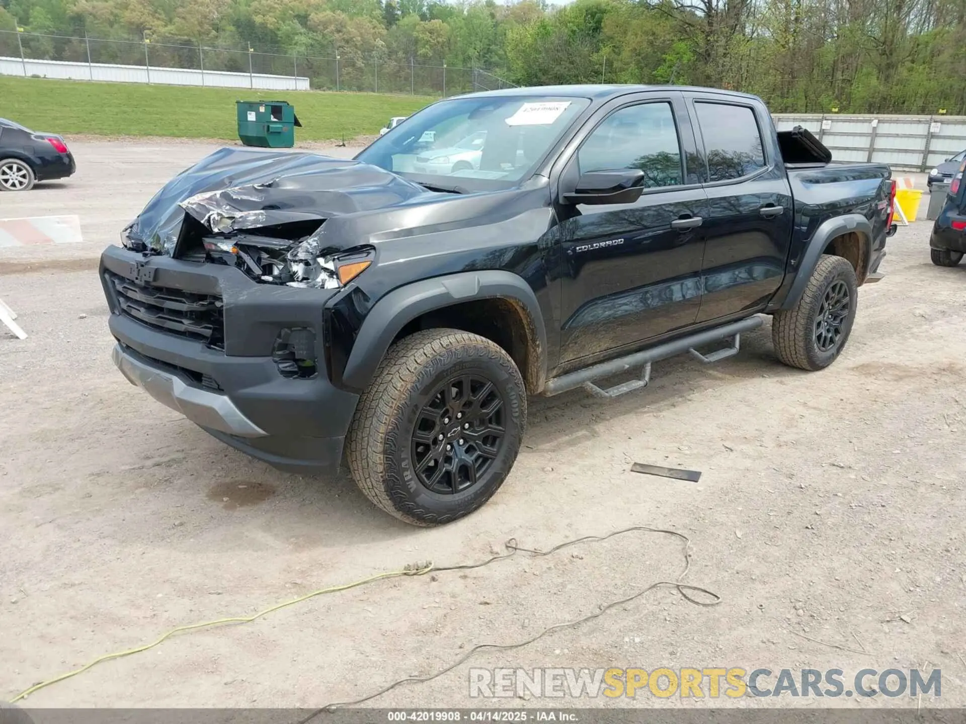 2 Photograph of a damaged car 1GCPTEEK1R1287336 CHEVROLET COLORADO 2024