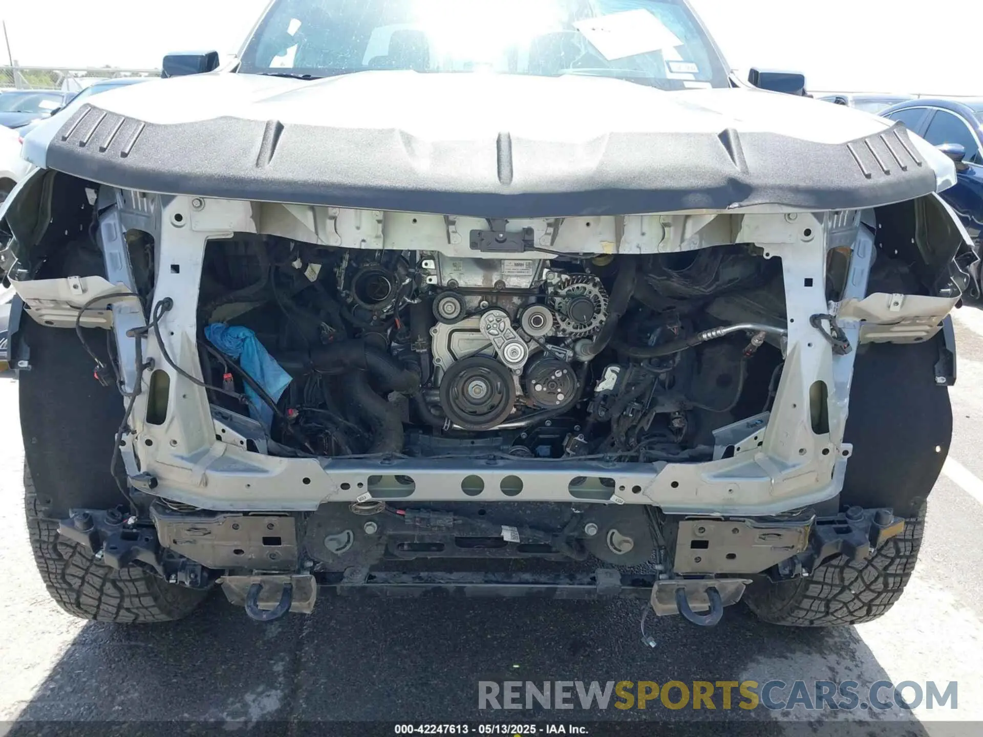 6 Photograph of a damaged car 1GCPTEEK1R1315989 CHEVROLET COLORADO 2024
