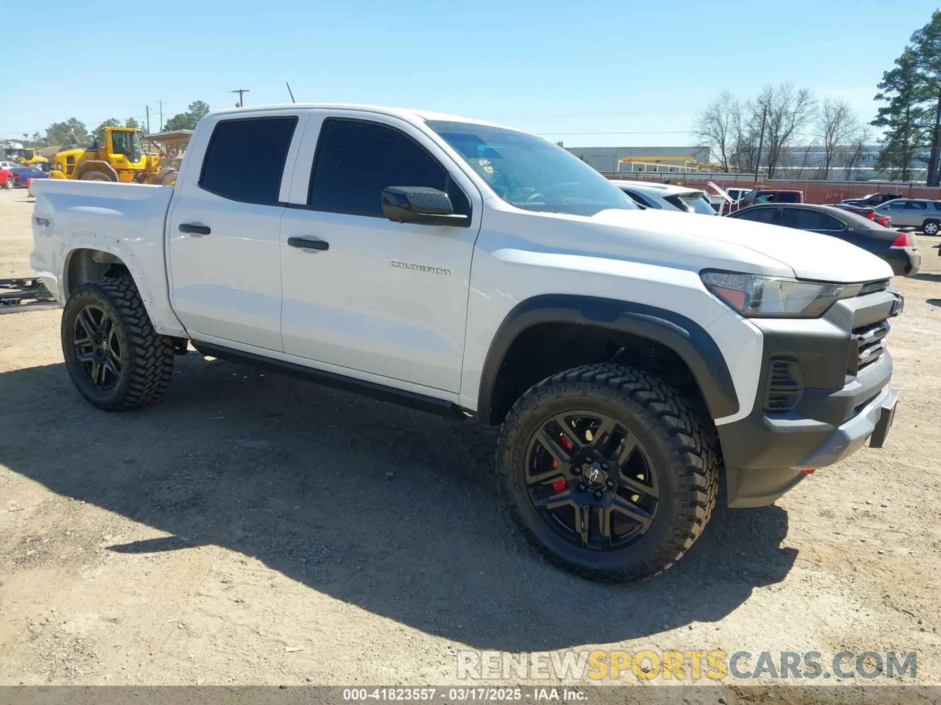 1 Photograph of a damaged car 1GCPTEEK5R1320242 CHEVROLET COLORADO 2024