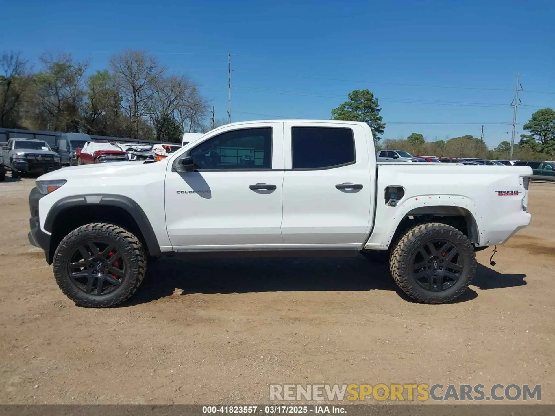15 Photograph of a damaged car 1GCPTEEK5R1320242 CHEVROLET COLORADO 2024
