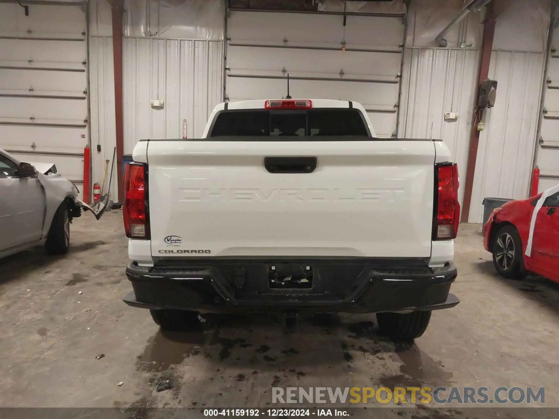 17 Photograph of a damaged car 1GCPTEEK8R1242233 CHEVROLET COLORADO 2024