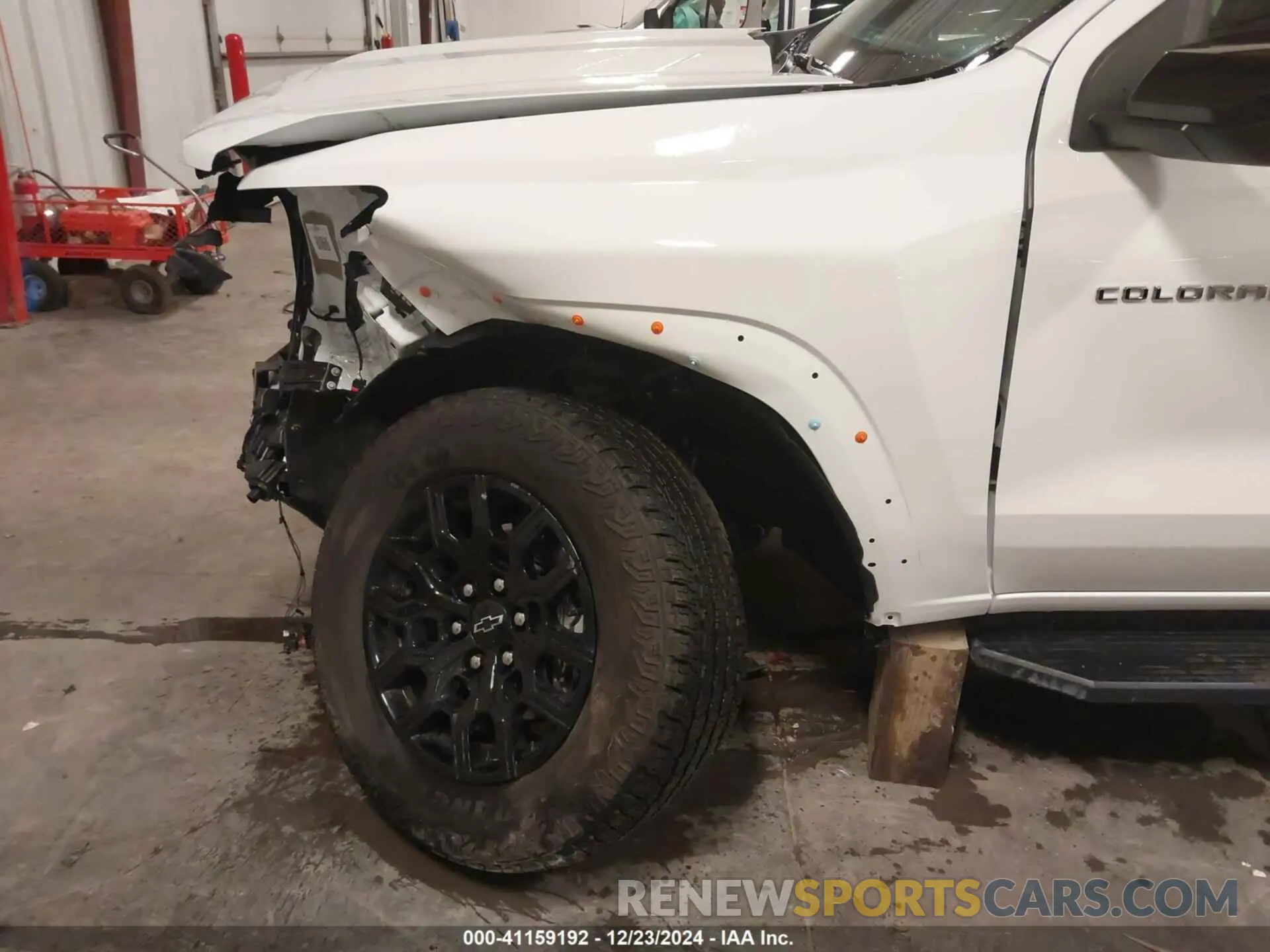 19 Photograph of a damaged car 1GCPTEEK8R1242233 CHEVROLET COLORADO 2024