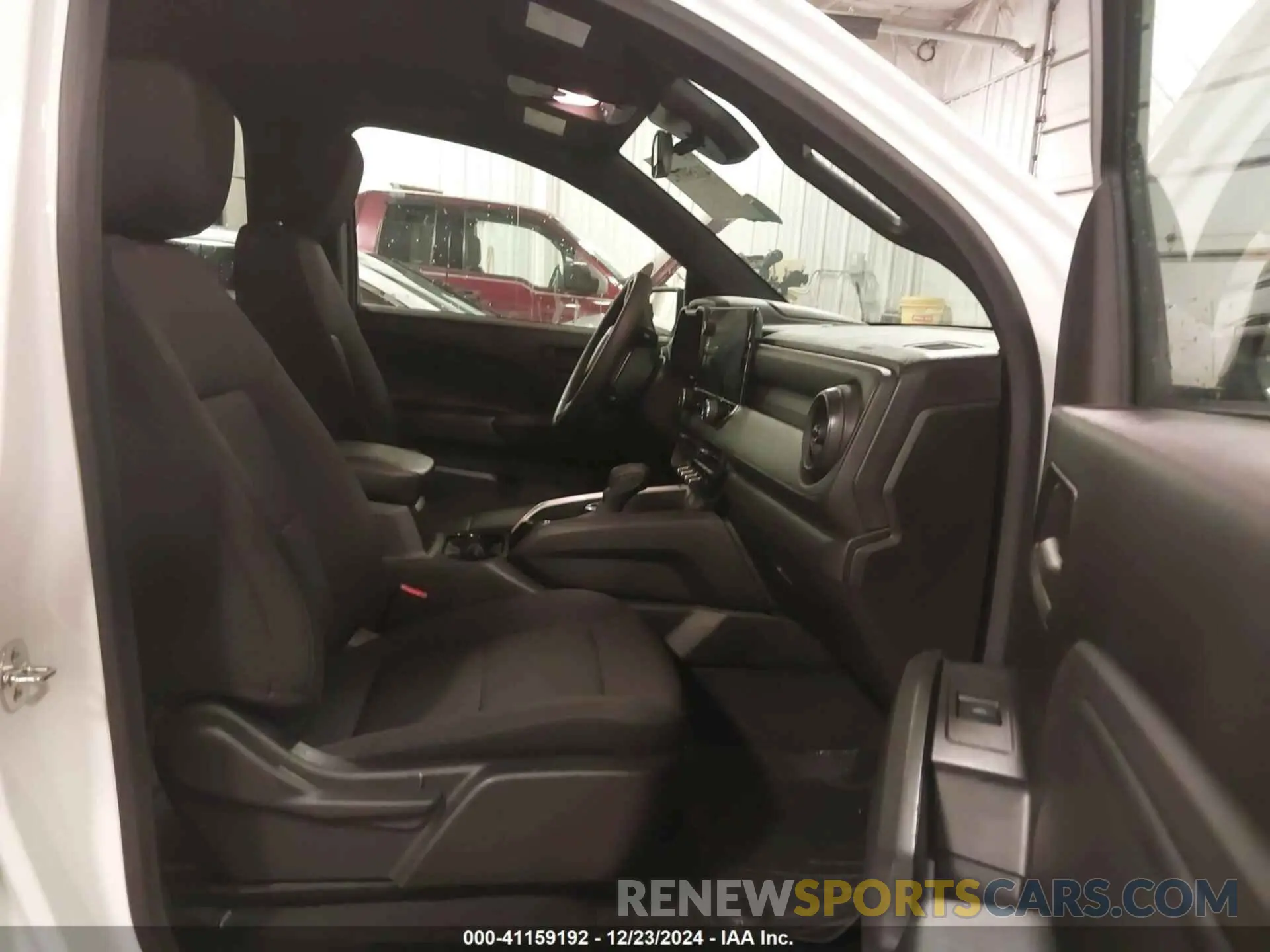 5 Photograph of a damaged car 1GCPTEEK8R1242233 CHEVROLET COLORADO 2024