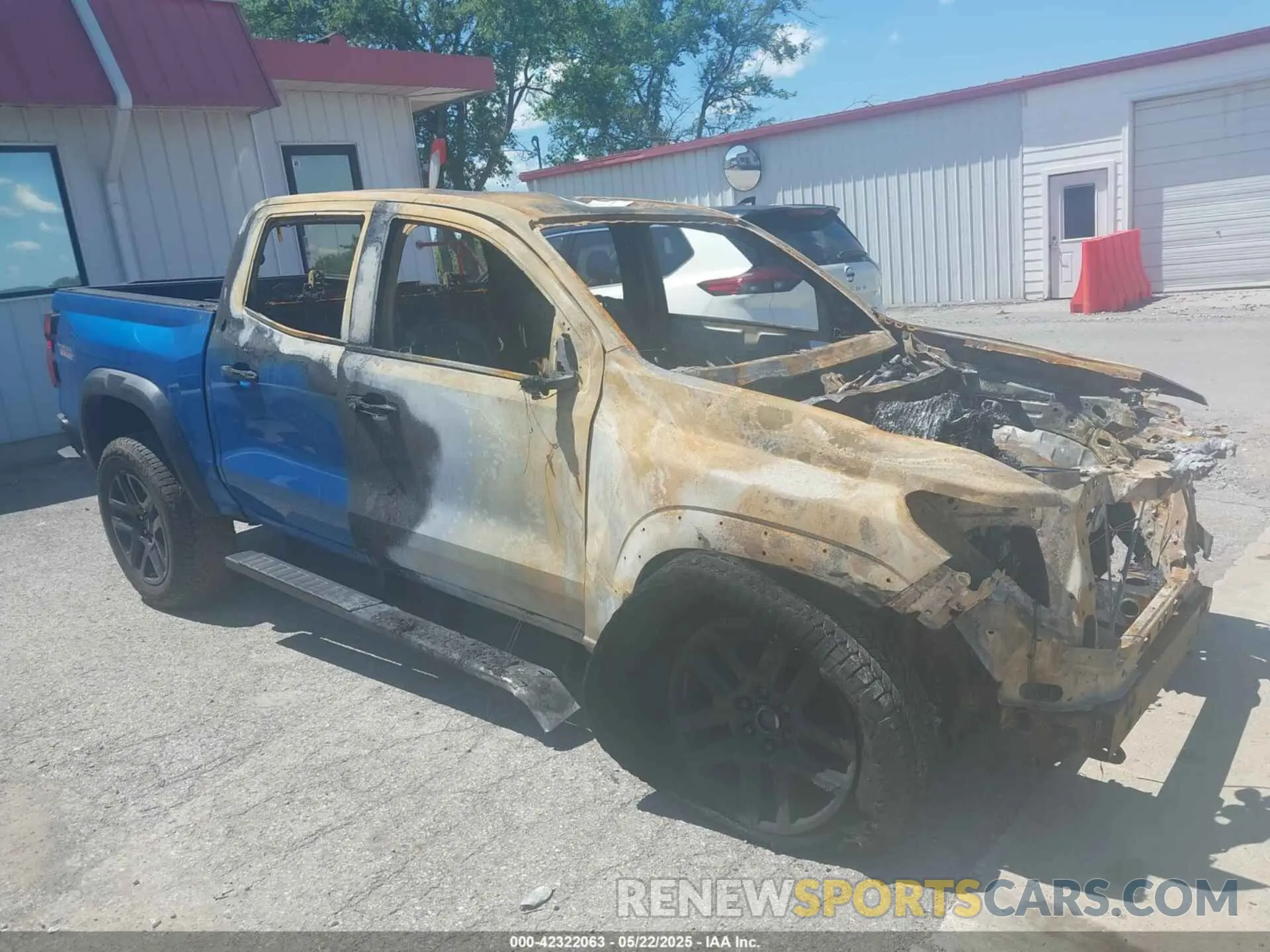 1 Photograph of a damaged car 1GCPTEEK8R1252146 CHEVROLET COLORADO 2024