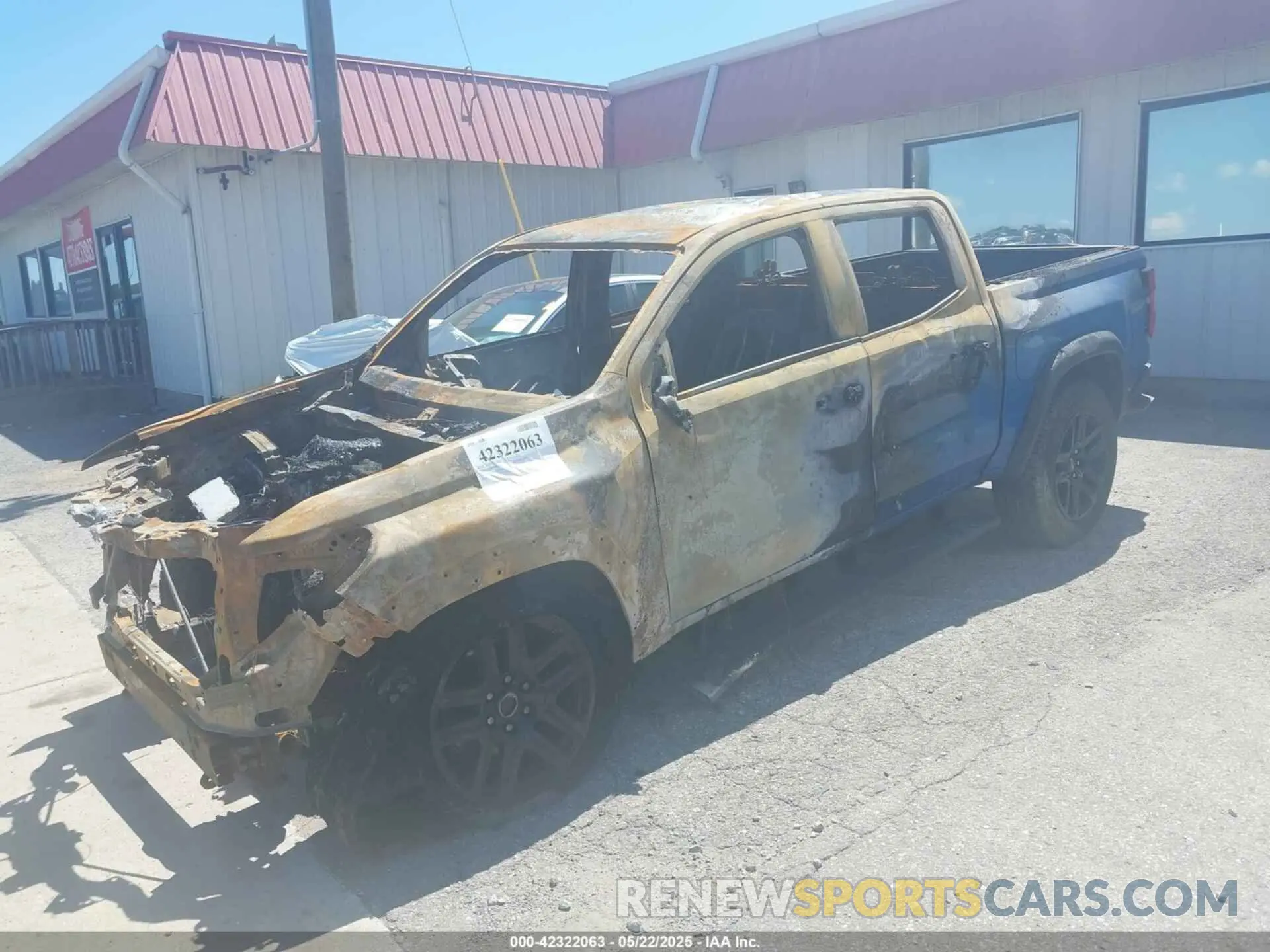 2 Photograph of a damaged car 1GCPTEEK8R1252146 CHEVROLET COLORADO 2024