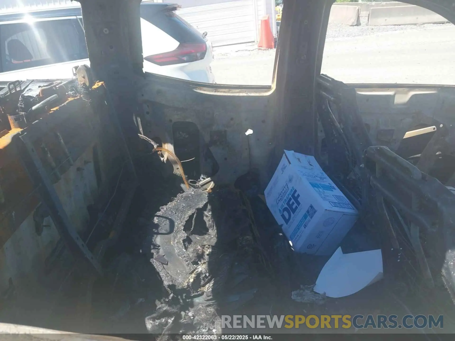 8 Photograph of a damaged car 1GCPTEEK8R1252146 CHEVROLET COLORADO 2024