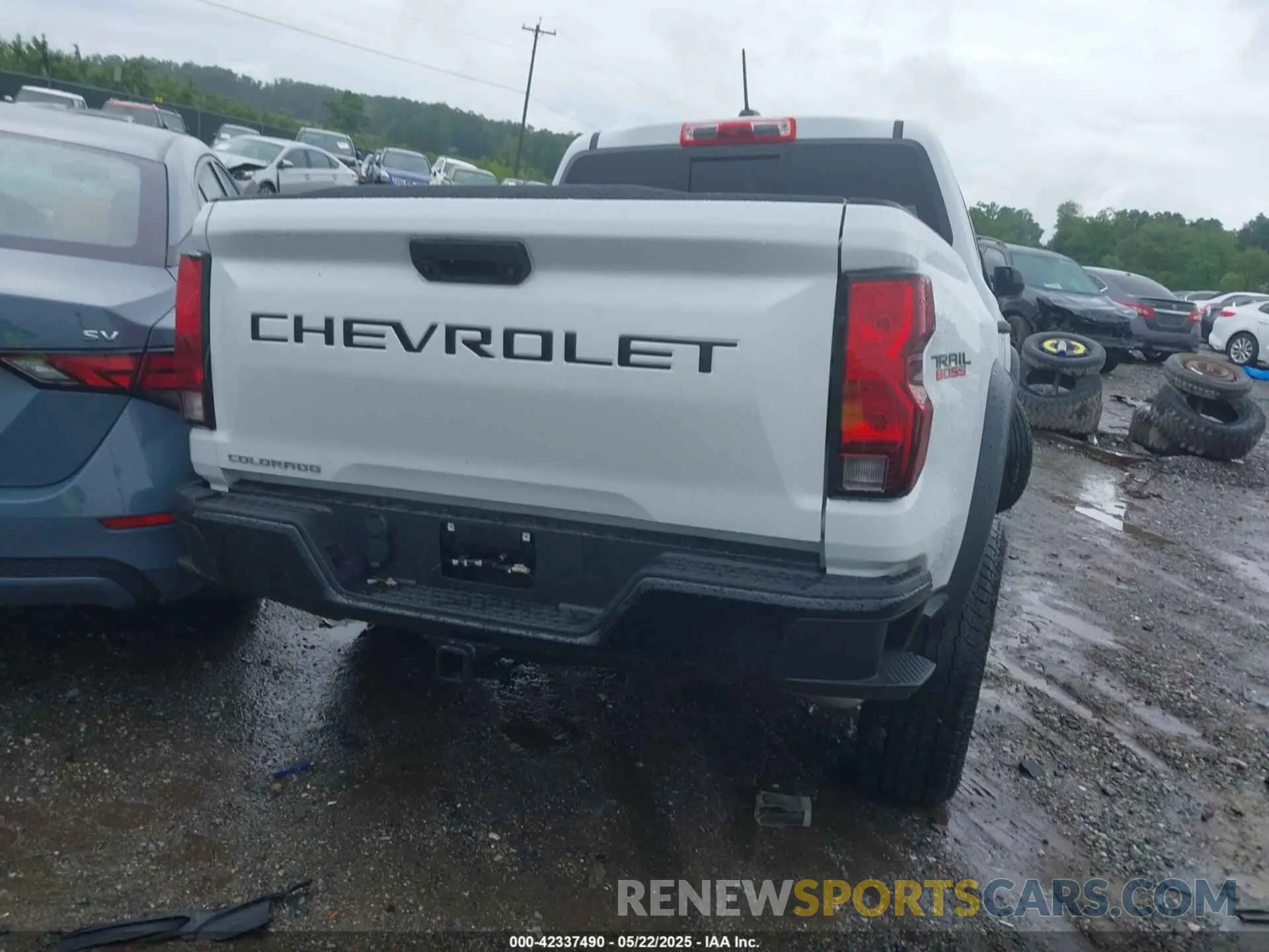 16 Photograph of a damaged car 1GCPTEEK8R1295997 CHEVROLET COLORADO 2024