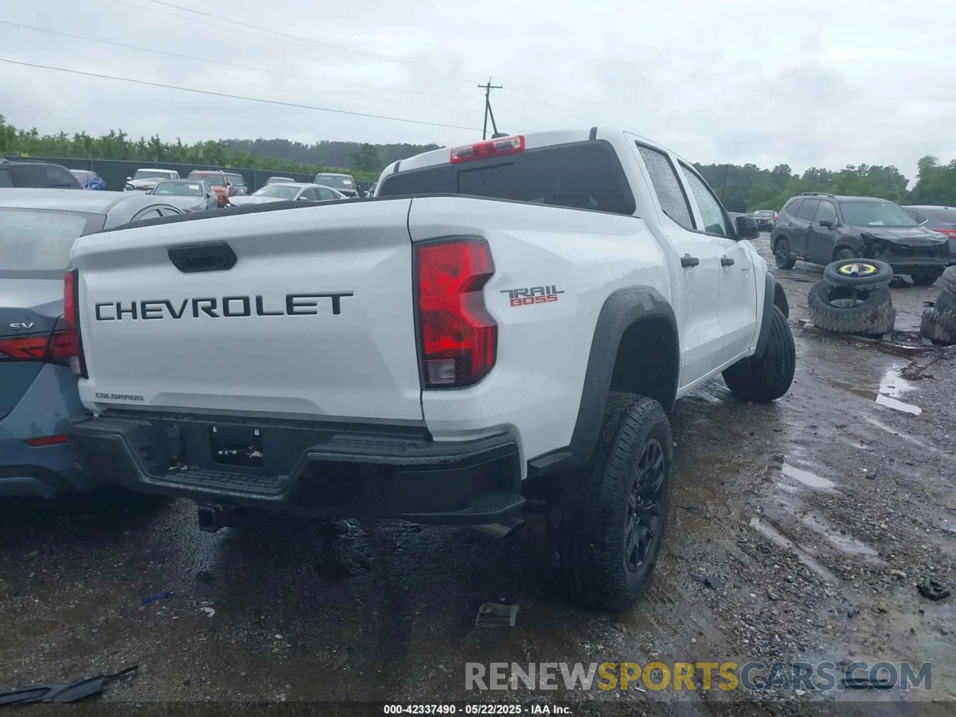 4 Photograph of a damaged car 1GCPTEEK8R1295997 CHEVROLET COLORADO 2024