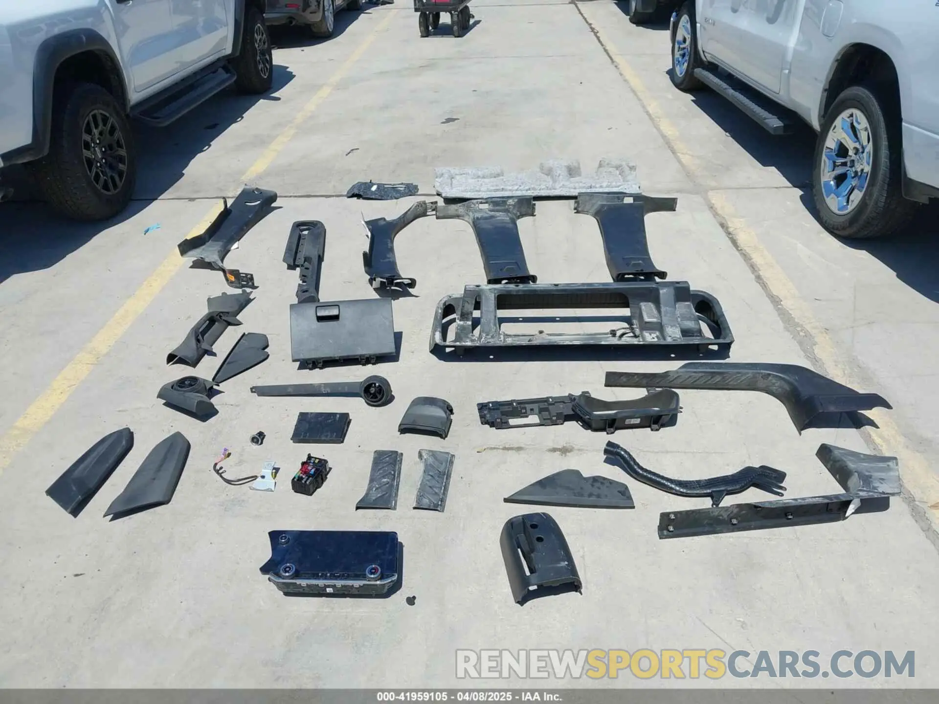12 Photograph of a damaged car 1GCPTEEK9R1161760 CHEVROLET COLORADO 2024